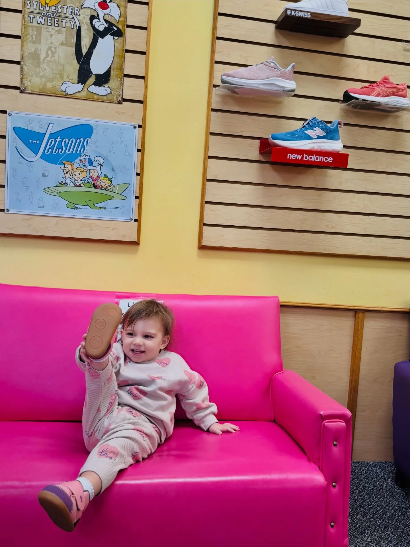 Rosie can&rsquo;t stop showing off her dance moves in her new sneakers! ✨ We wonder where she gets these awesome moves from!? 

@sjfromsj4 🩷