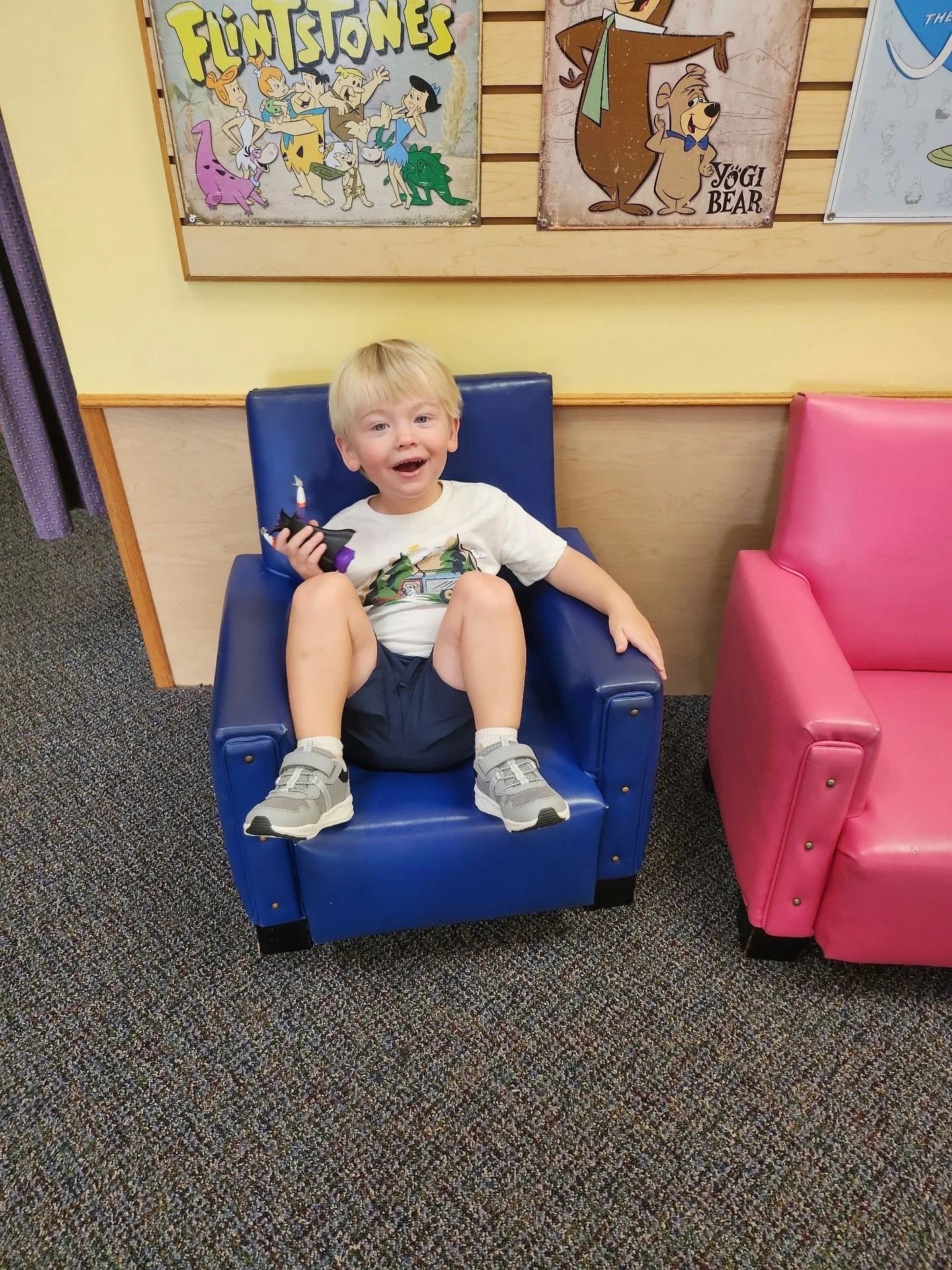 Happy smiles &amp; happy feet! ✨