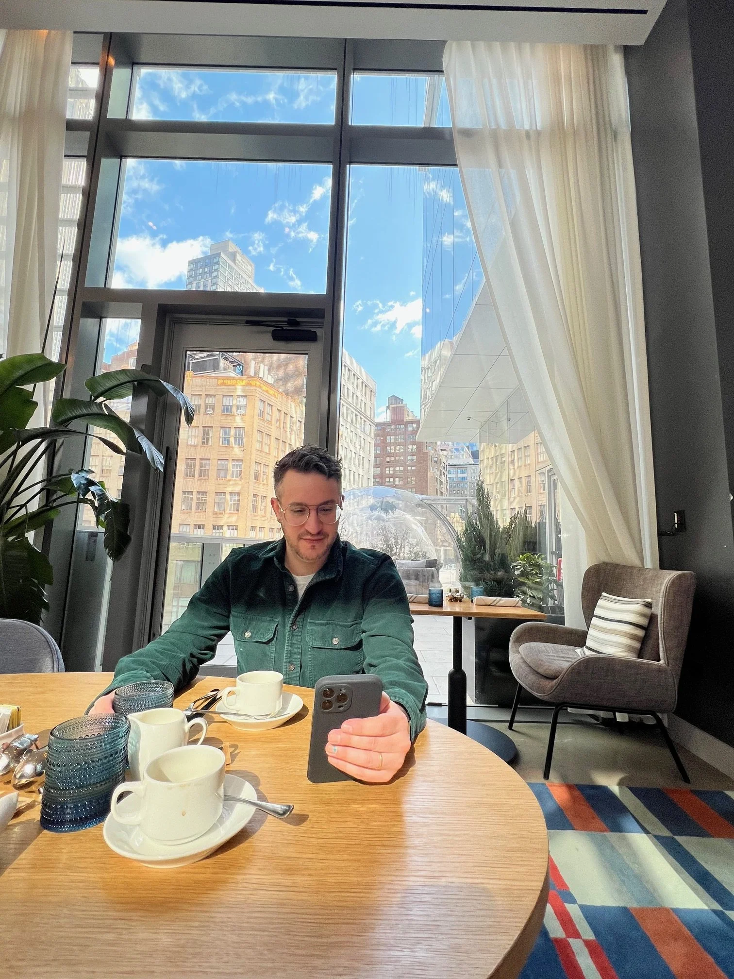 Café moment during intentional city travel weekend