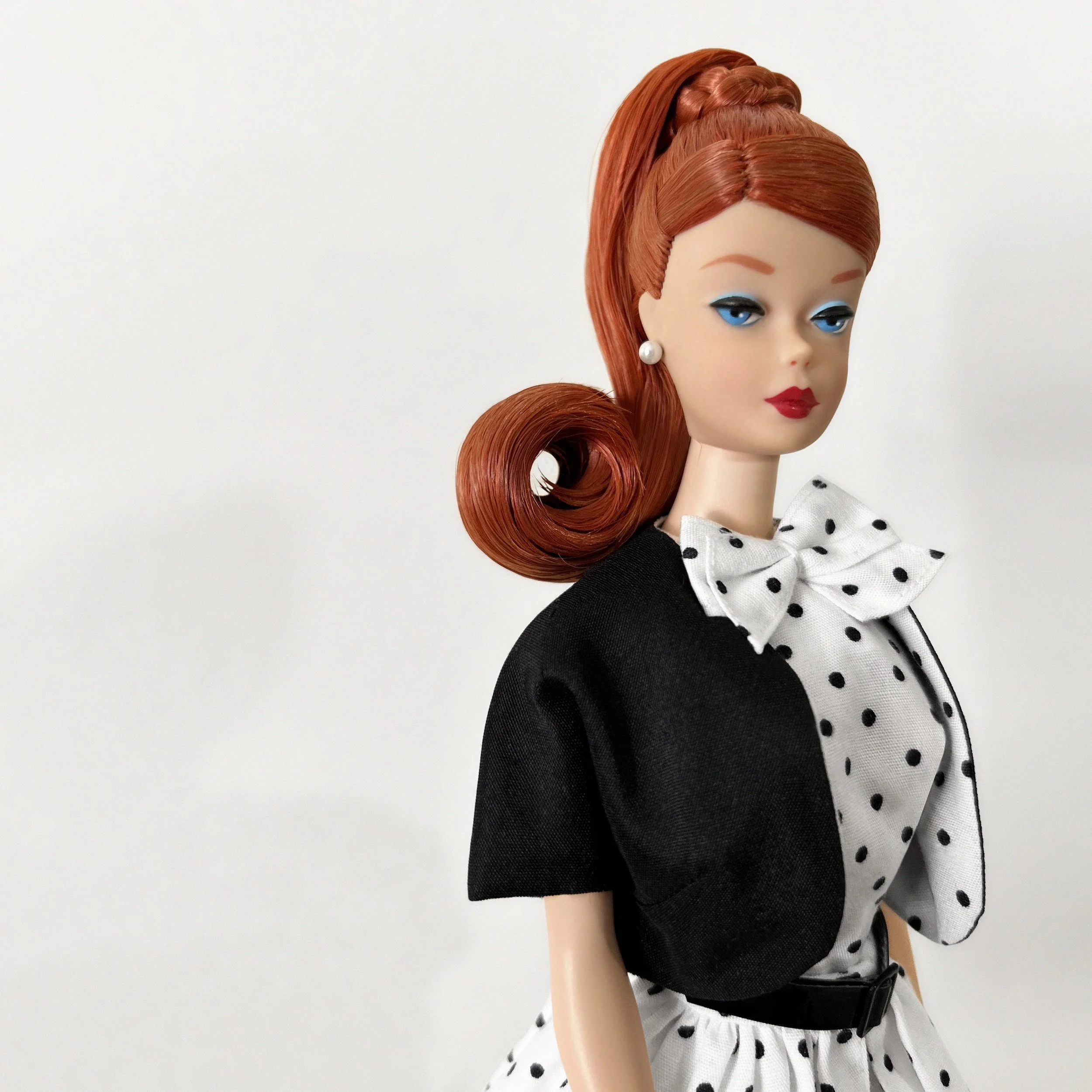 0.PORTRAIT RIGHT CLOSE 02.jpg