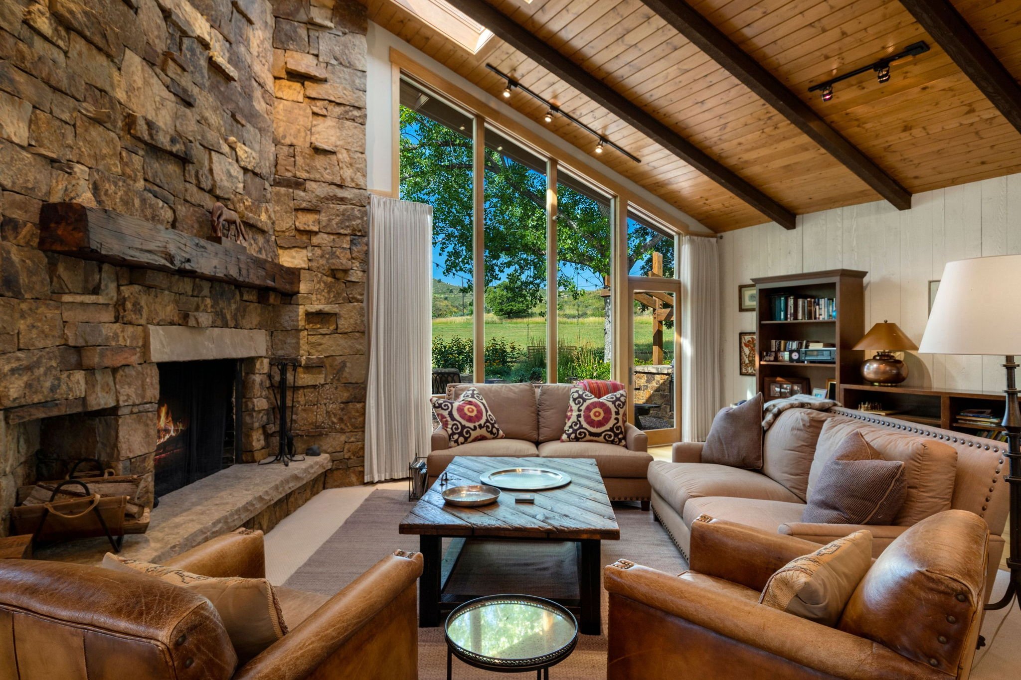 9-web-or-mls-4020 Bingham Hill Rd 9.jpg