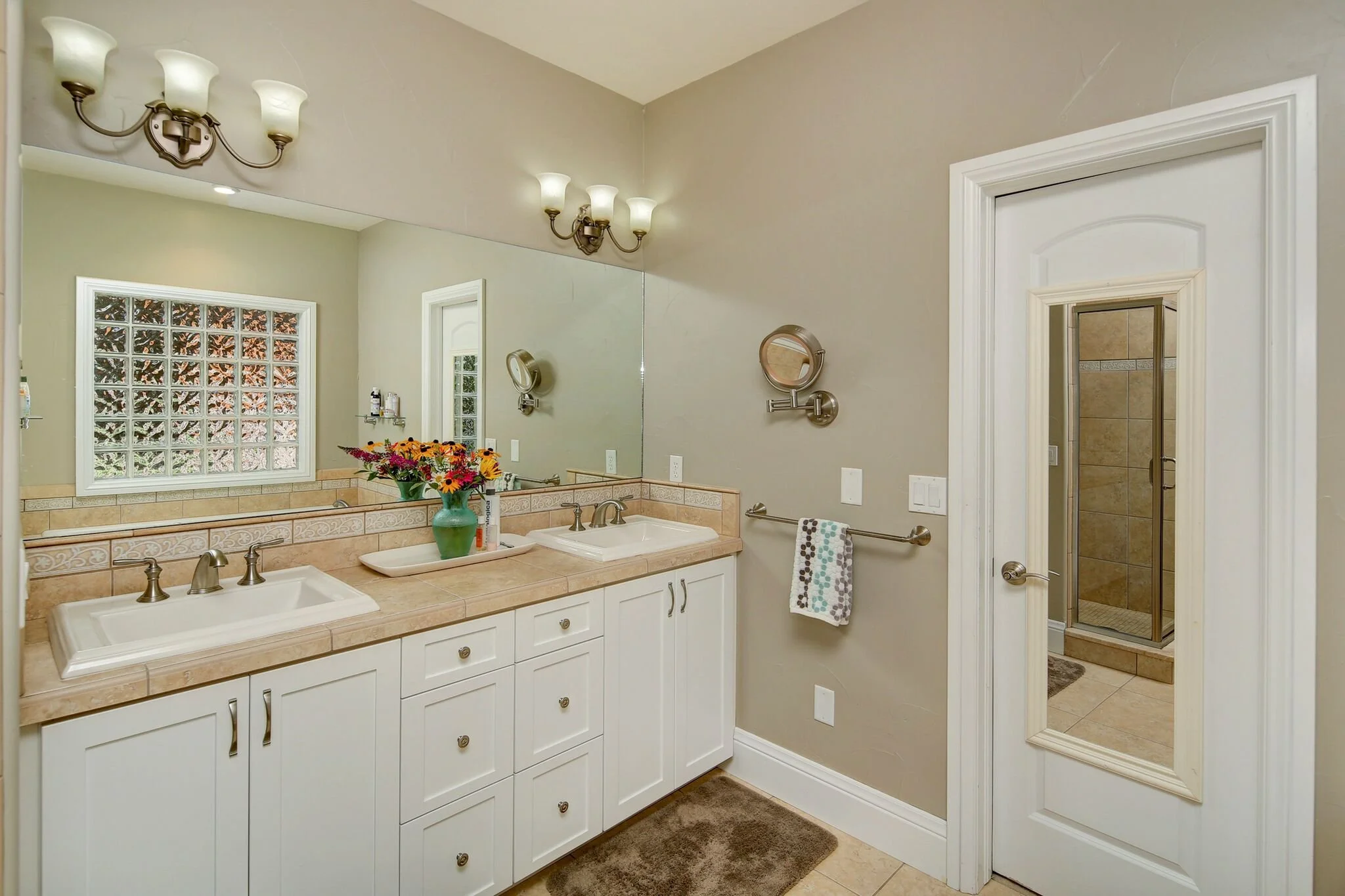 11-Master Bath.jpg