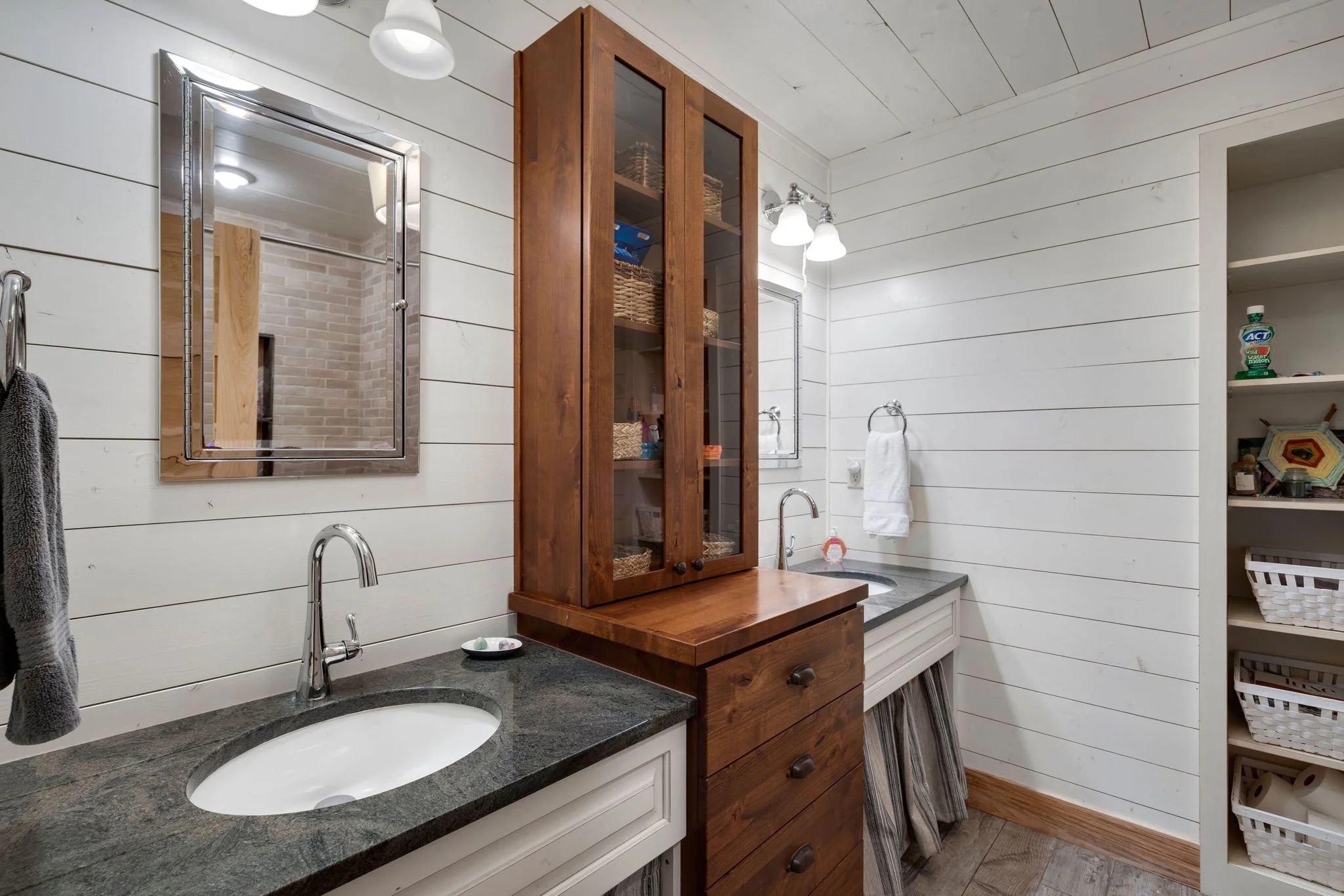 24-web-or-mls-4020 Bingham Hill Rd 24.jpg