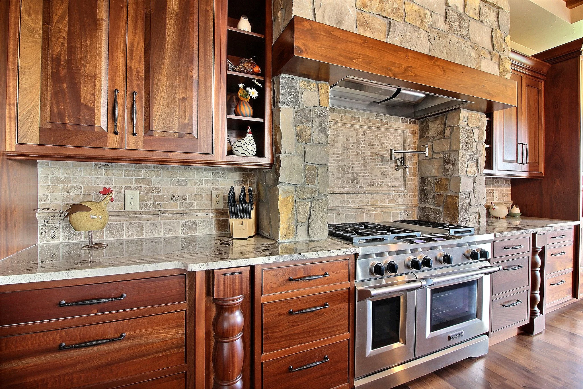 26-Kitchen.jpg