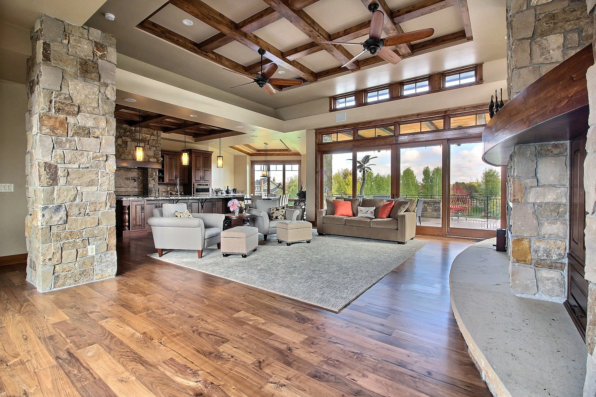 10-Living Room.jpg