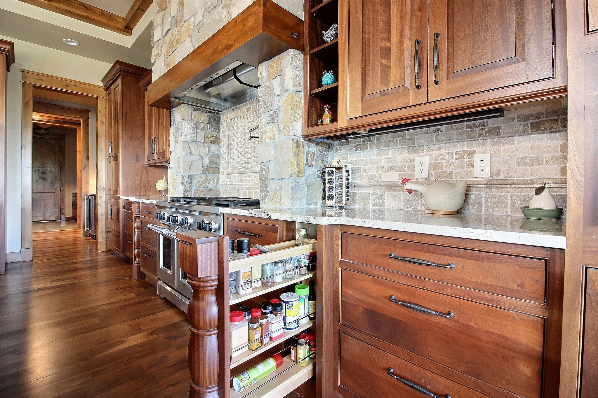 23-Kitchen.jpg