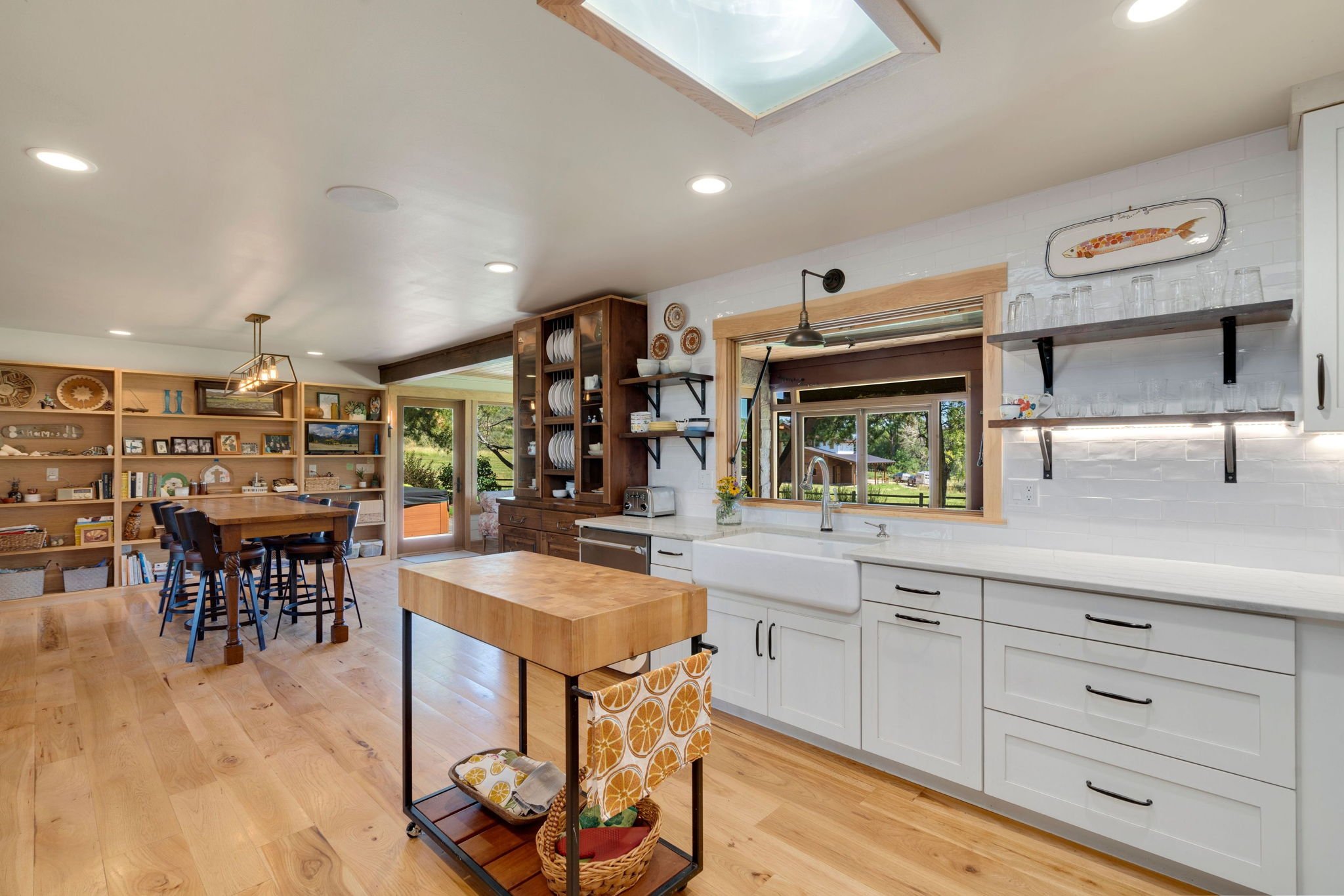 35-web-or-mls-4020 Bingham Hill Rd 35.jpg