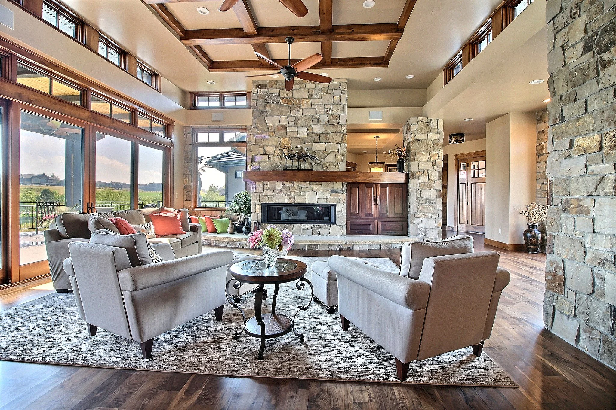 15-Living Room.jpg
