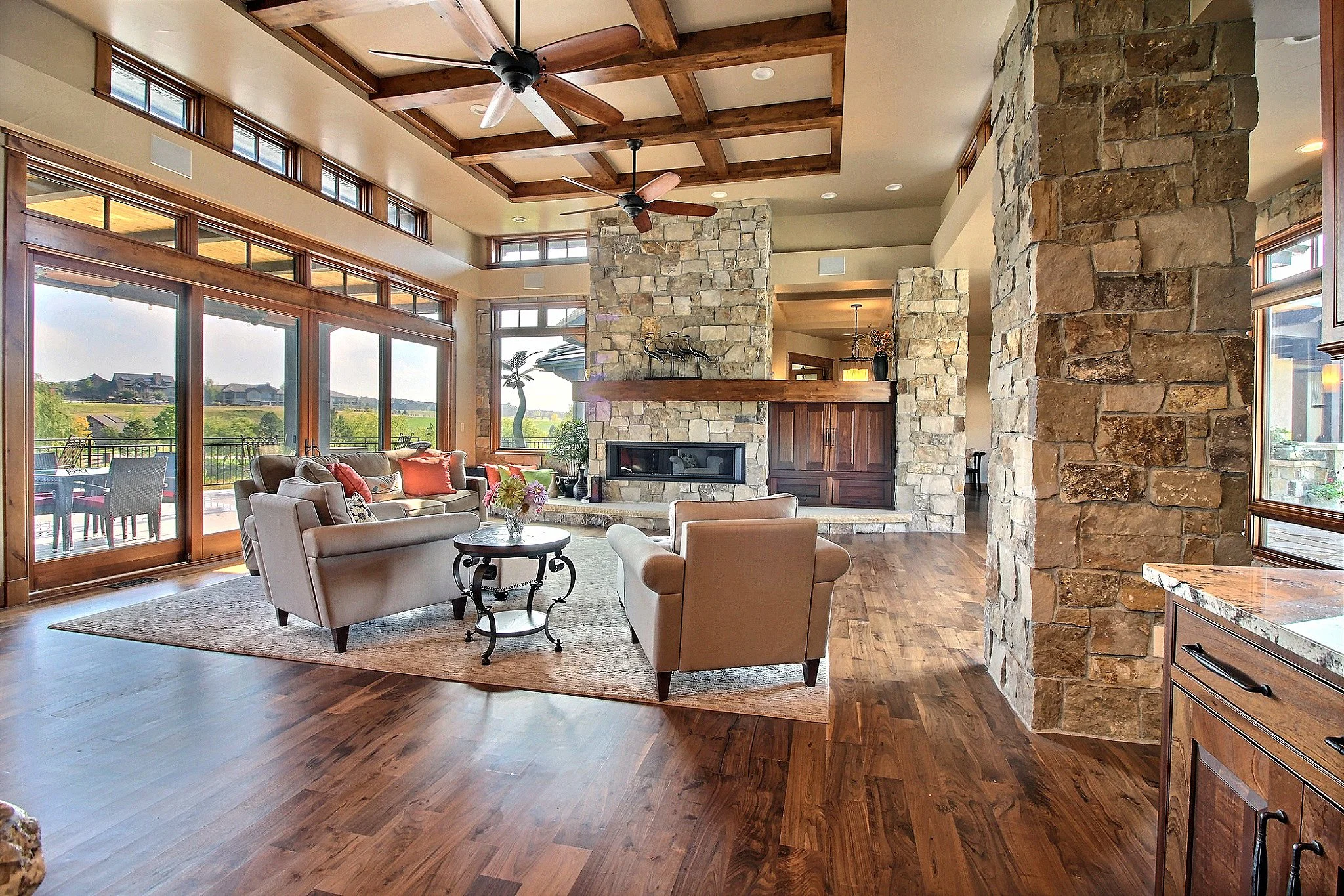 13-Living Room.jpg