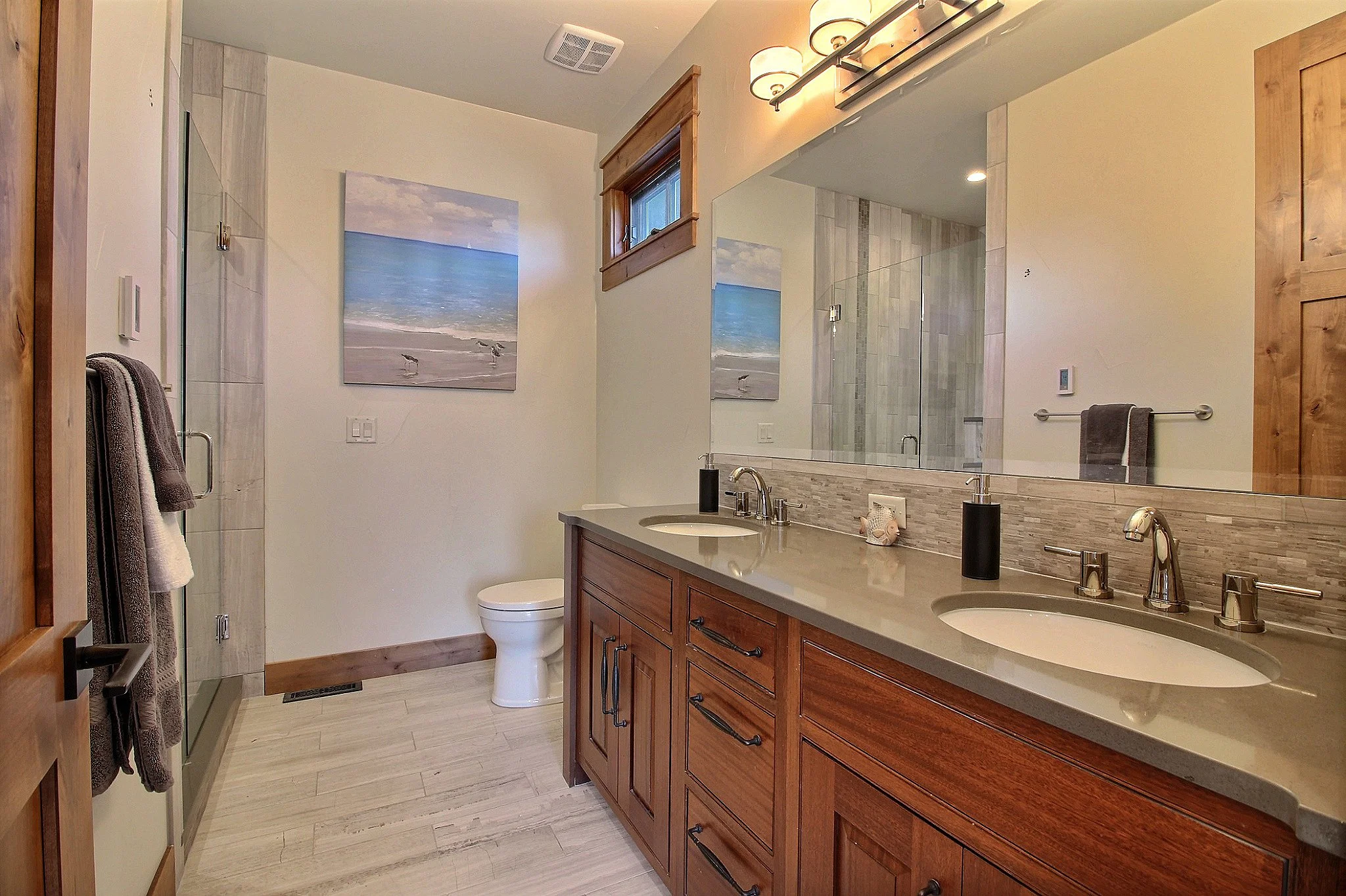 45-Main Floor Bathroom.jpg