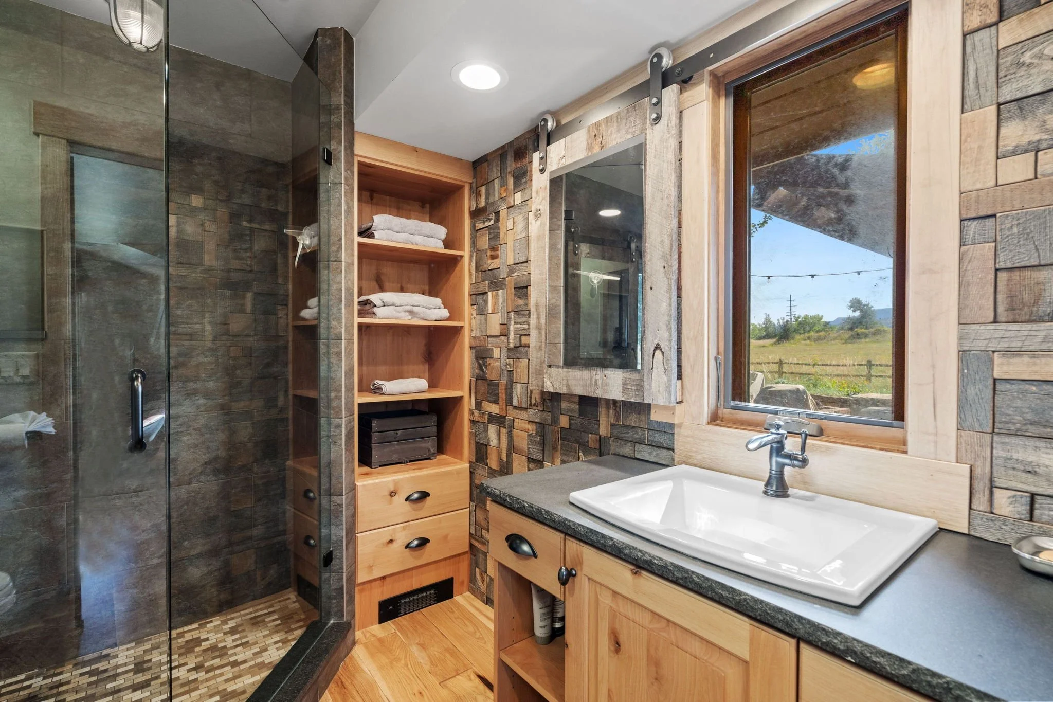 31-web-or-mls-4020 Bingham Hill Rd 31.jpg
