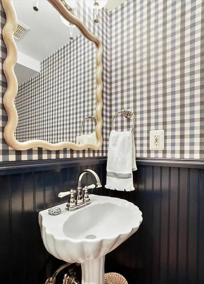 wallpaper and wainscoting install