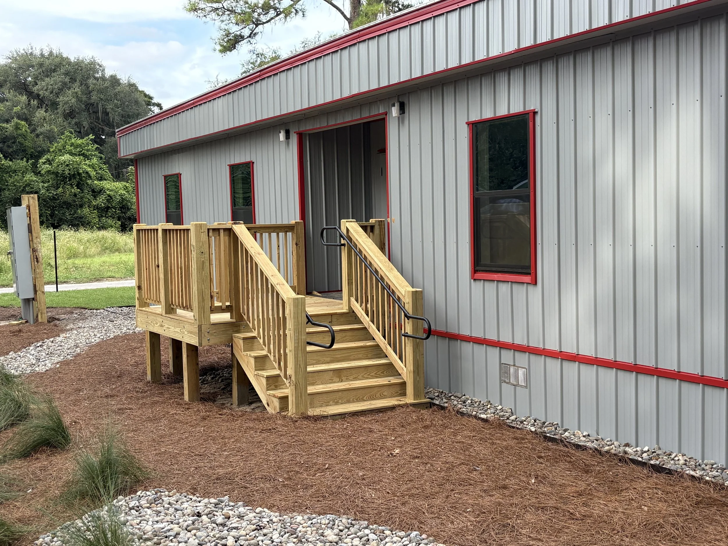 Full heavy duty commercial grade 8’x8’ landing with stairs and aluminum grab bar