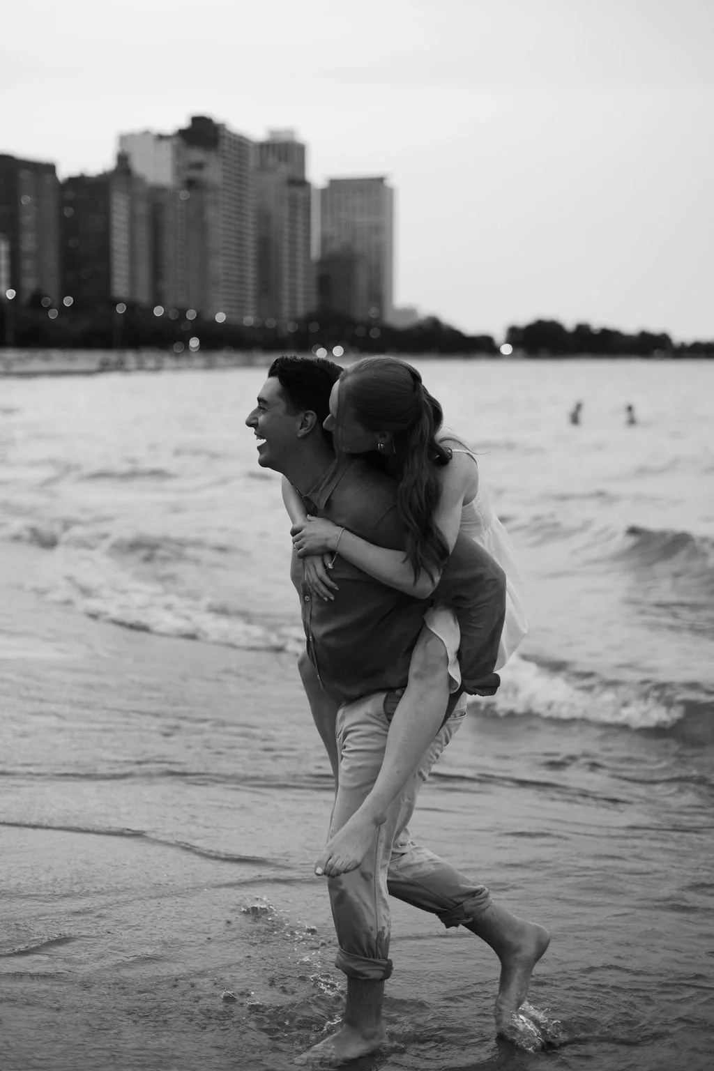 North_Avenue_Beach_Engagement_Session-1 (45).jpg