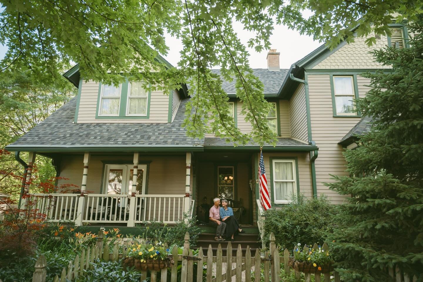 6 kids, 29 grandkids, but the same front porch&hellip;