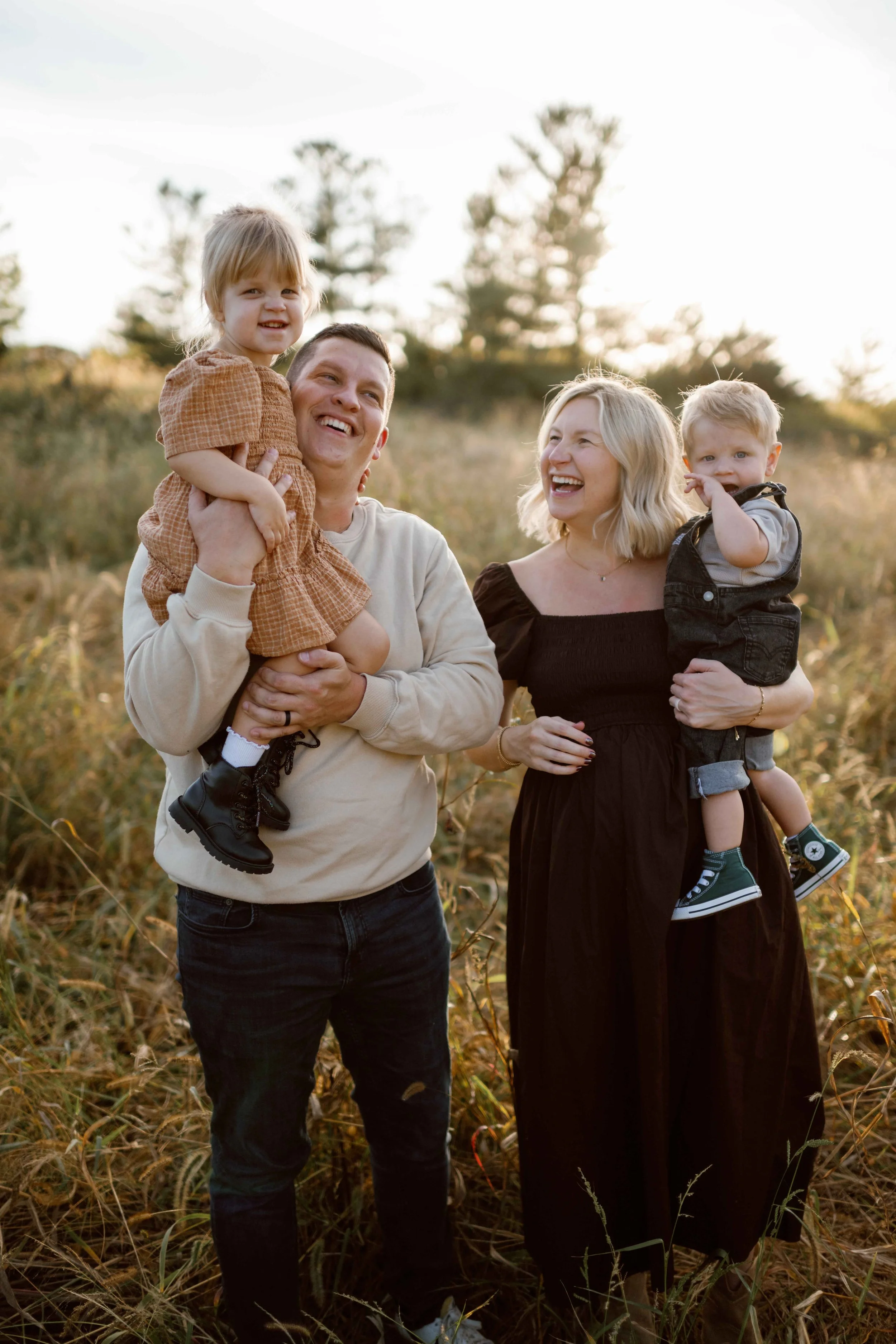 Blackwell Forest Preserve Wheaton family photos mom laughing at 3 year old