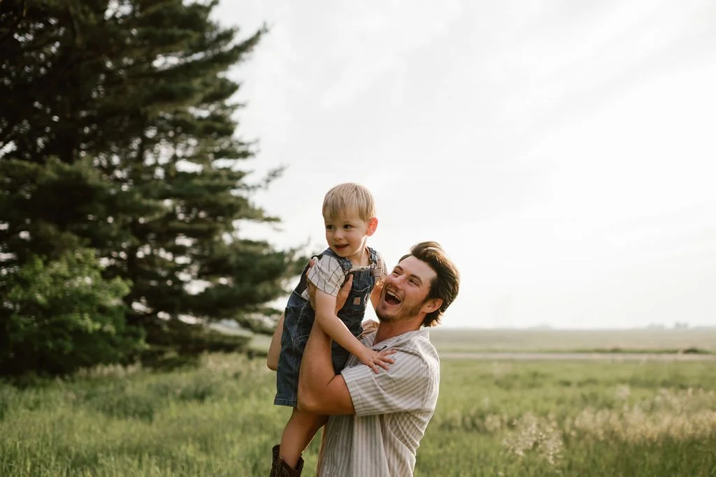 Country_Maternity_Session_Illinois_Dekalb (3).jpg