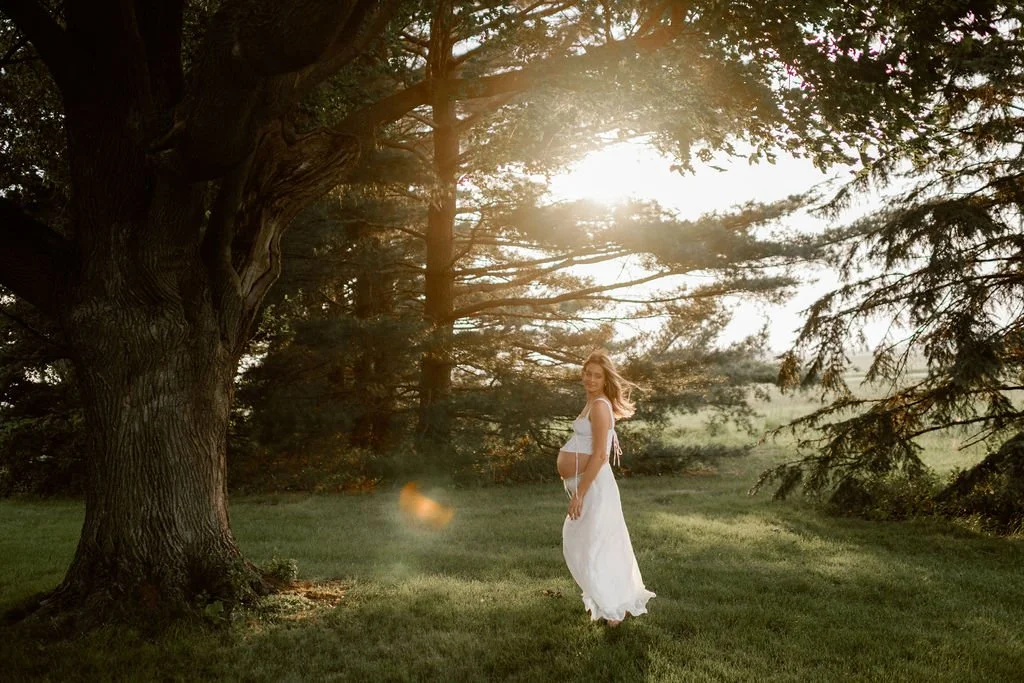Country_Maternity_Session_Illinois_Dekalb (52).jpg
