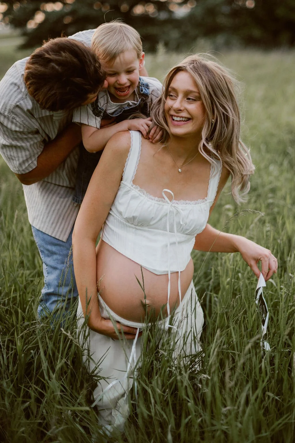 Country_Maternity_Session_Illinois_Dekalb (87).jpg