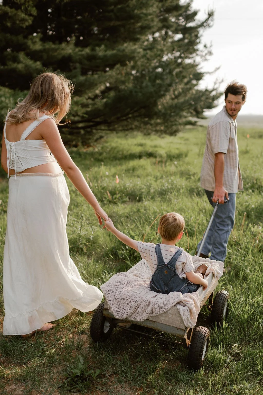 Country_Maternity_Session_Illinois_Dekalb (1).jpg