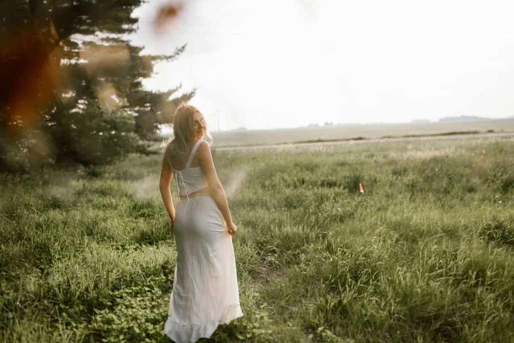 Country_Maternity_Session_Illinois_Dekalb (8).jpg