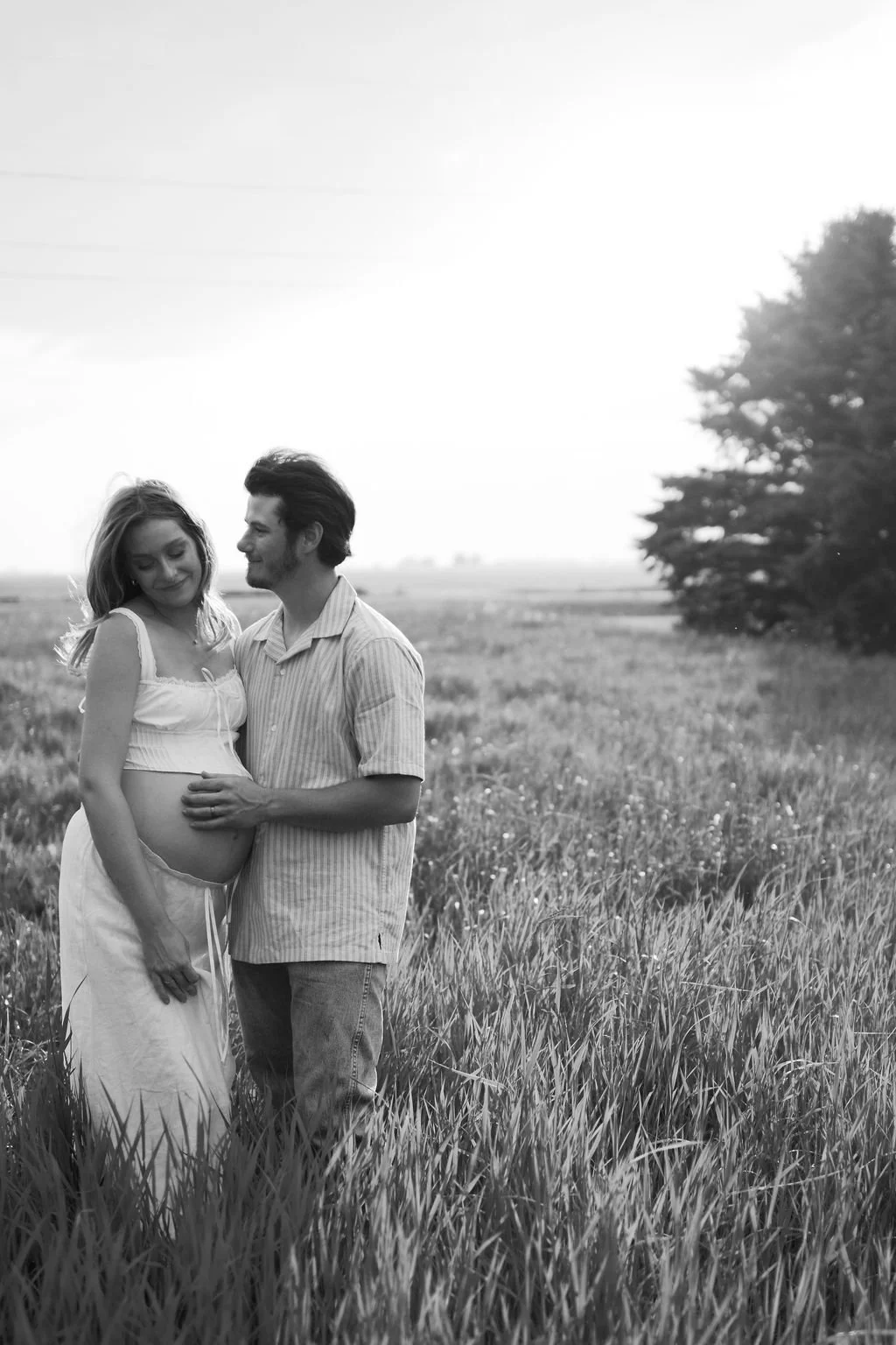 Country_Maternity_Session_Illinois_Dekalb (25).jpg