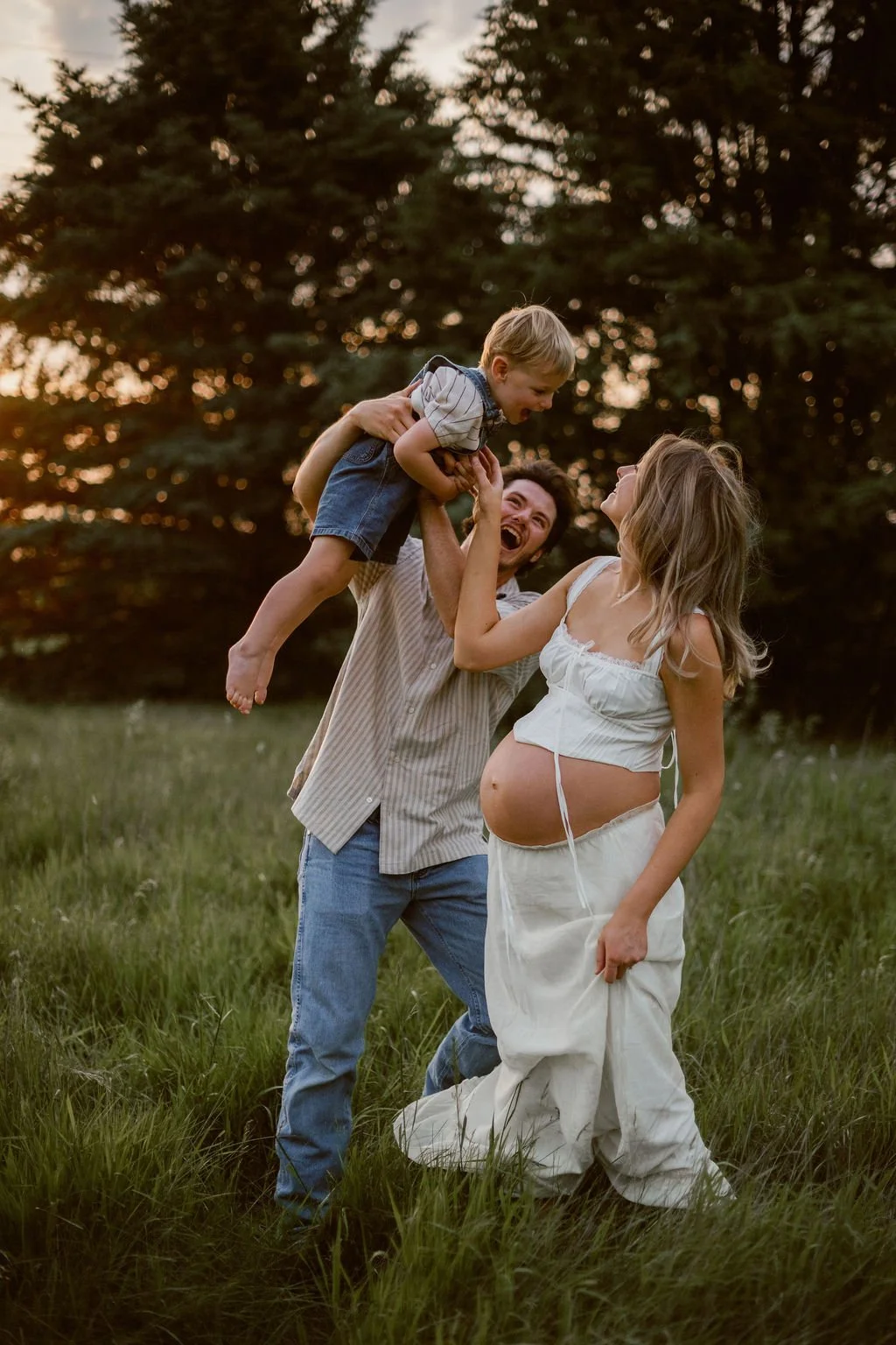 Country_Maternity_Session_Illinois_Dekalb (99).jpg