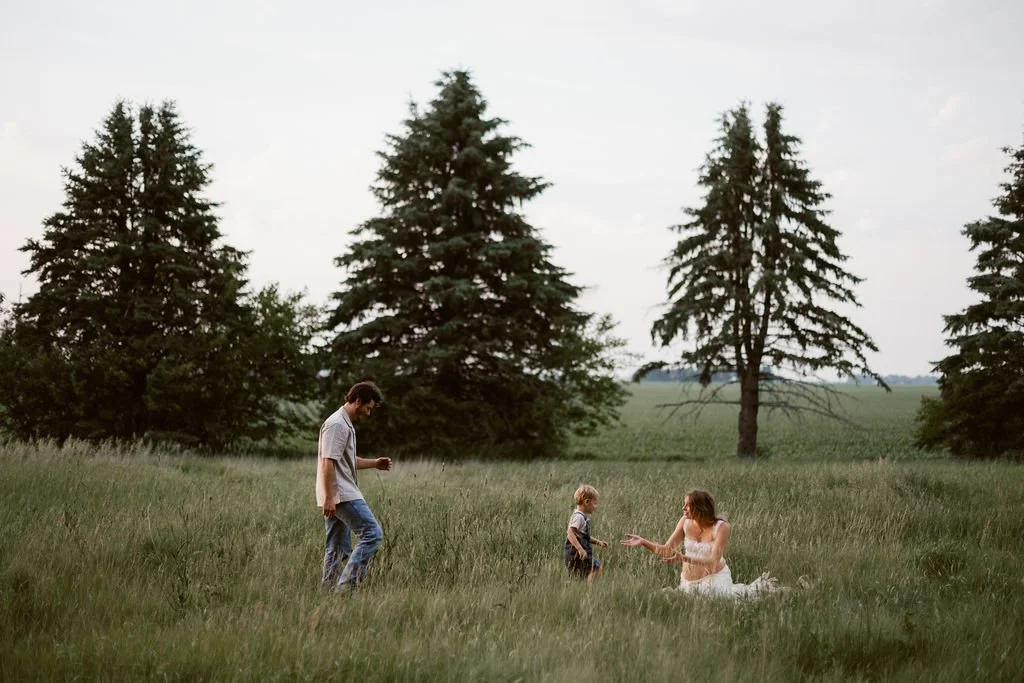 Country_Maternity_Session_Illinois_Dekalb (77).jpg