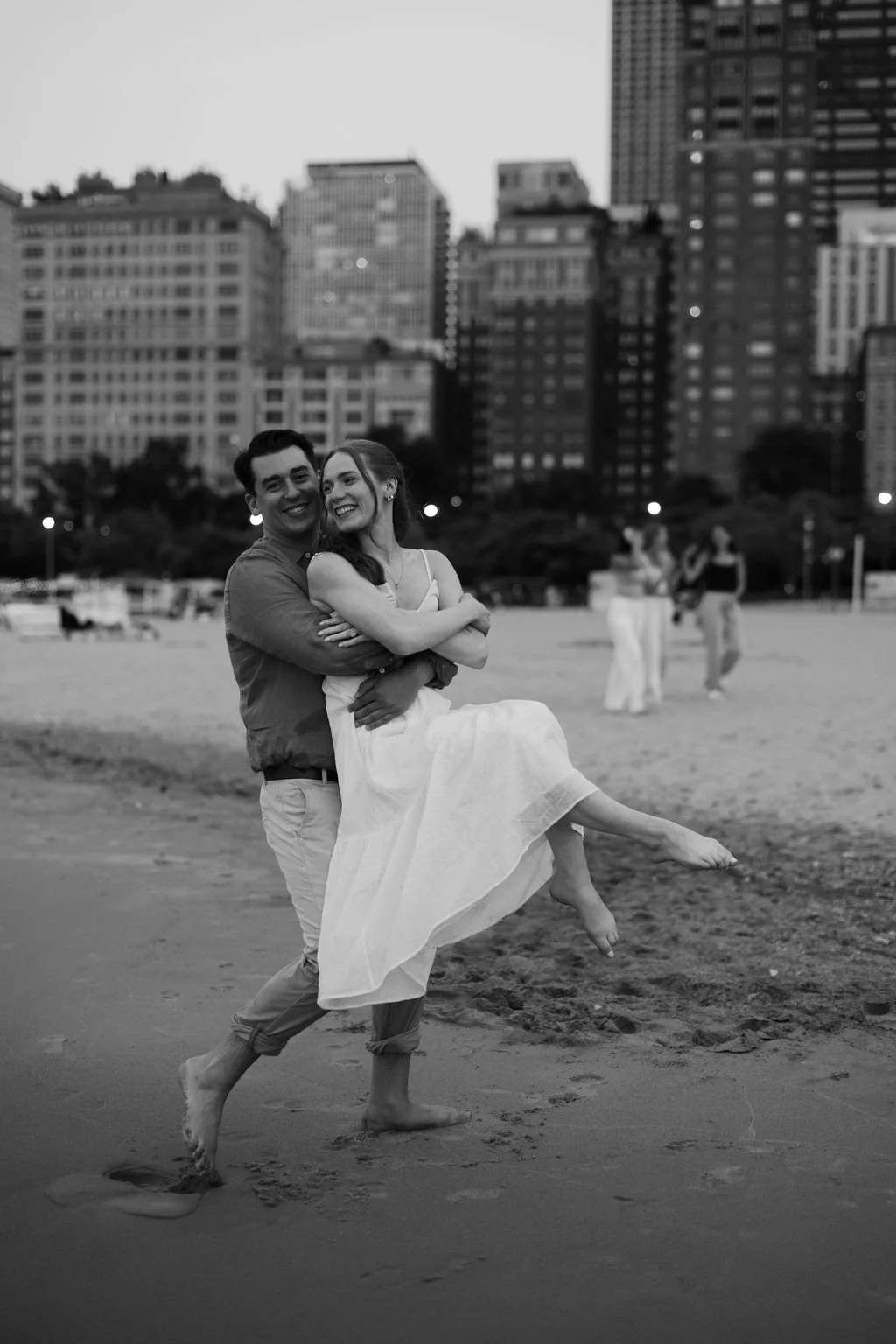 North_Avenue_Beach_Engagement_Session-1 (40).jpg
