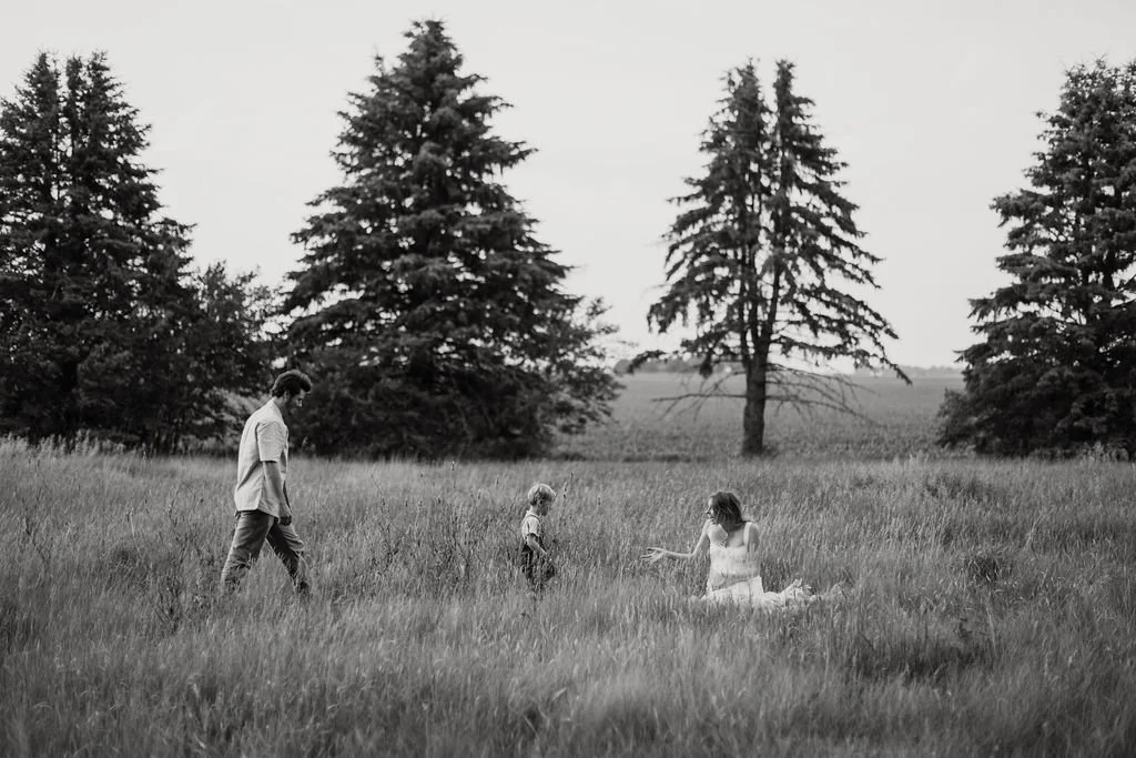 Country_Maternity_Session_Illinois_Dekalb (76).jpg