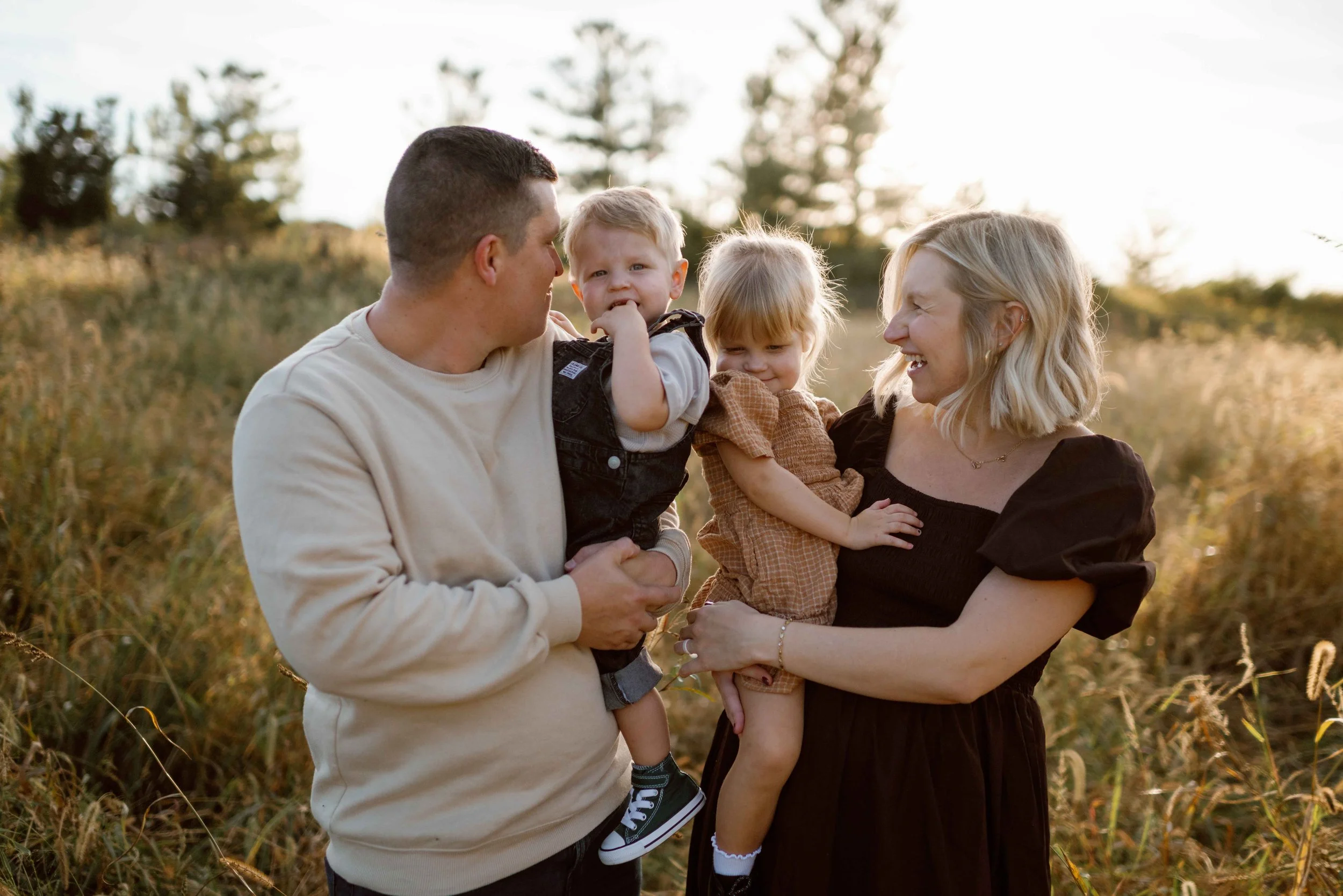 Blackwell Forest Preserve Wheaton family of four in the fall