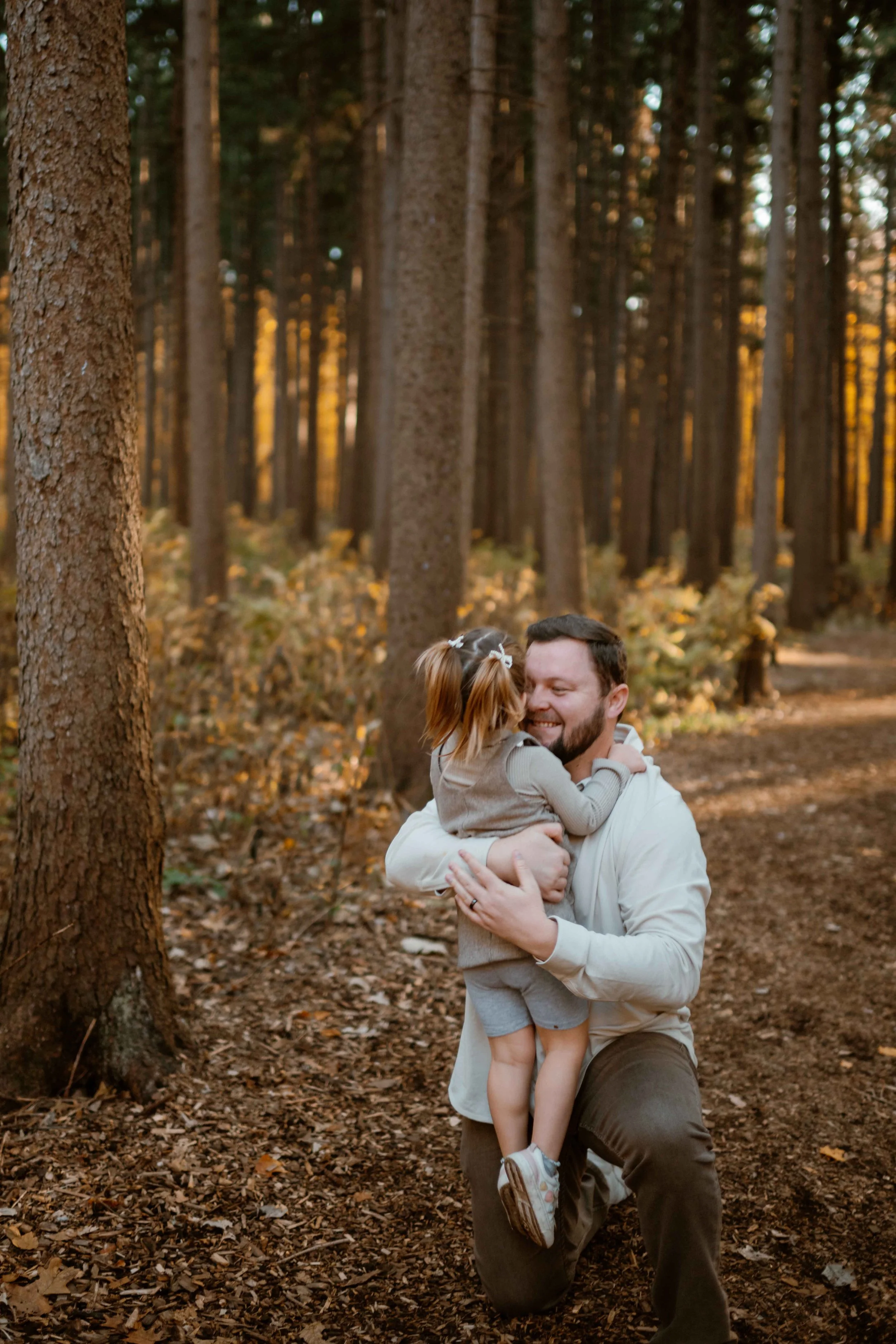 big daddy daughter hug at Morton Arboretum Lisle IL 