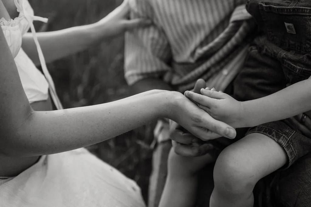 Country_Maternity_Session_Illinois_Dekalb (68).jpg