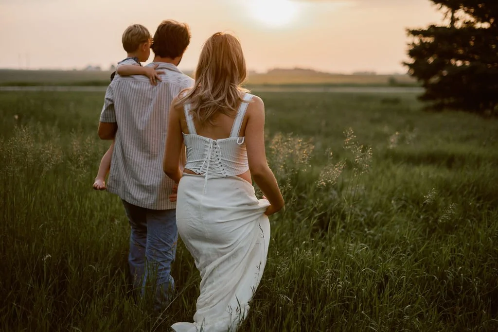 Country_Maternity_Session_Illinois_Dekalb (90).jpg