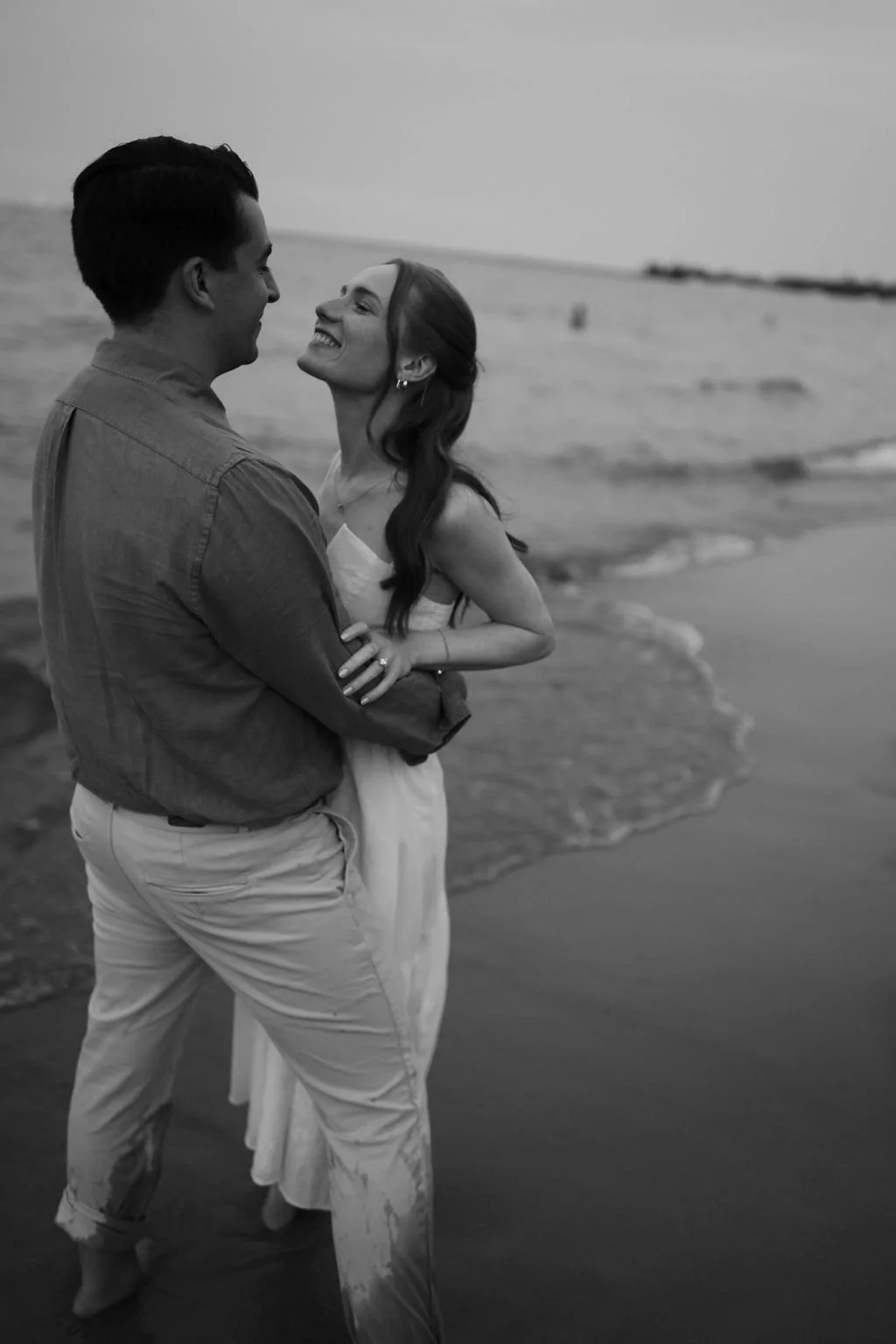 North_Avenue_Beach_Engagement_Session-1 (34).jpg