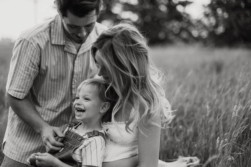 Country_Maternity_Session_Illinois_Dekalb (80).jpg