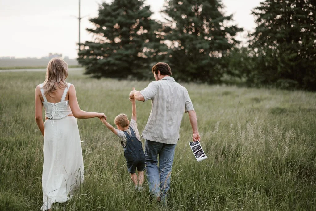 Country_Maternity_Session_Illinois_Dekalb (84).jpg