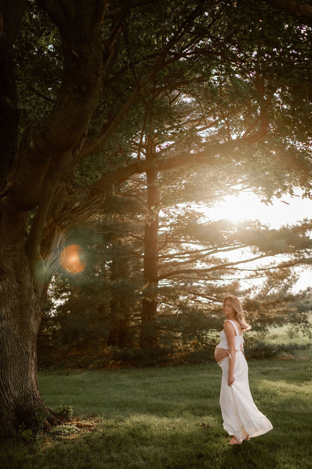Country_Maternity_Session_Illinois_Dekalb (53).jpg