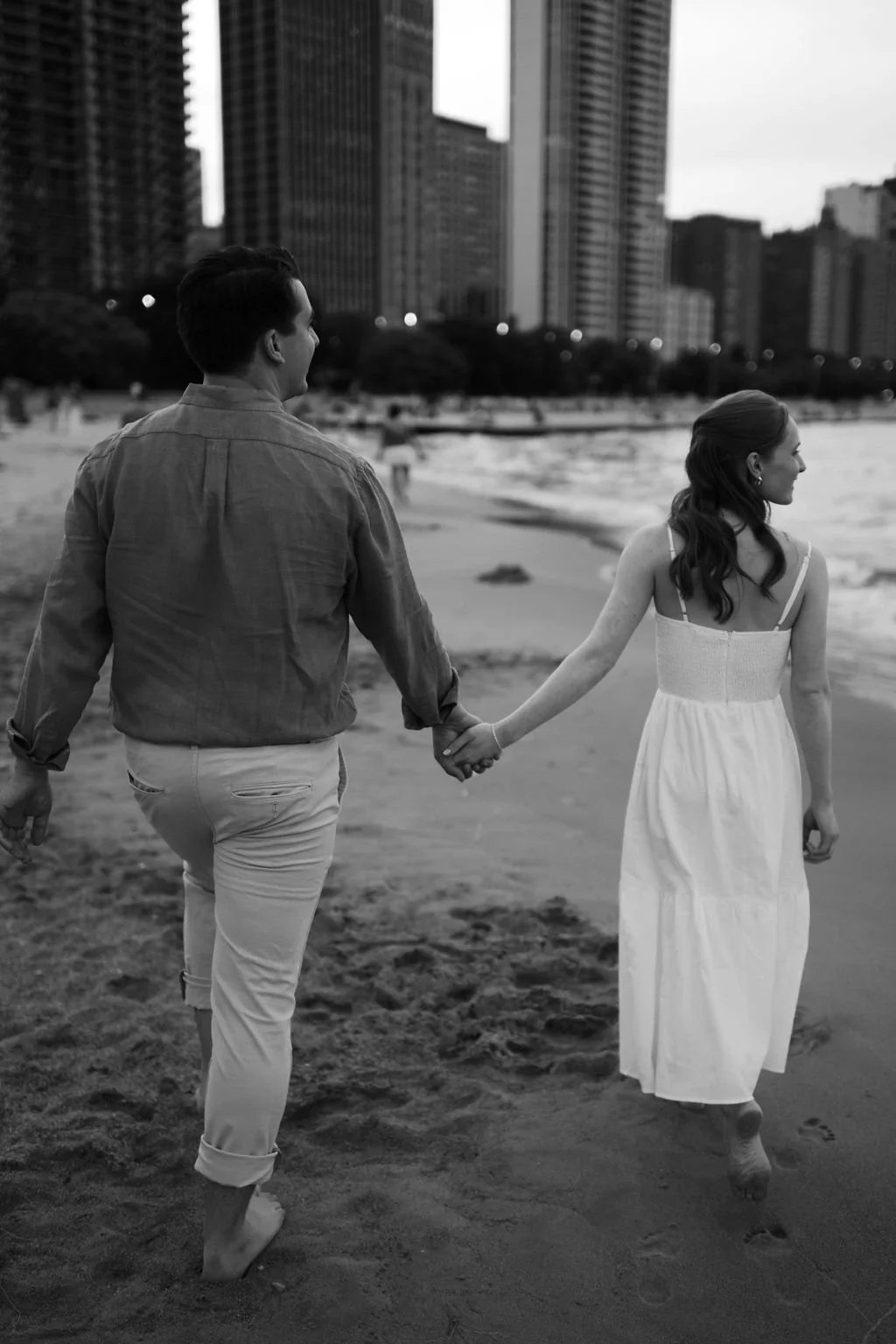 North_Avenue_Beach_Engagement_Session-1 (28).jpg