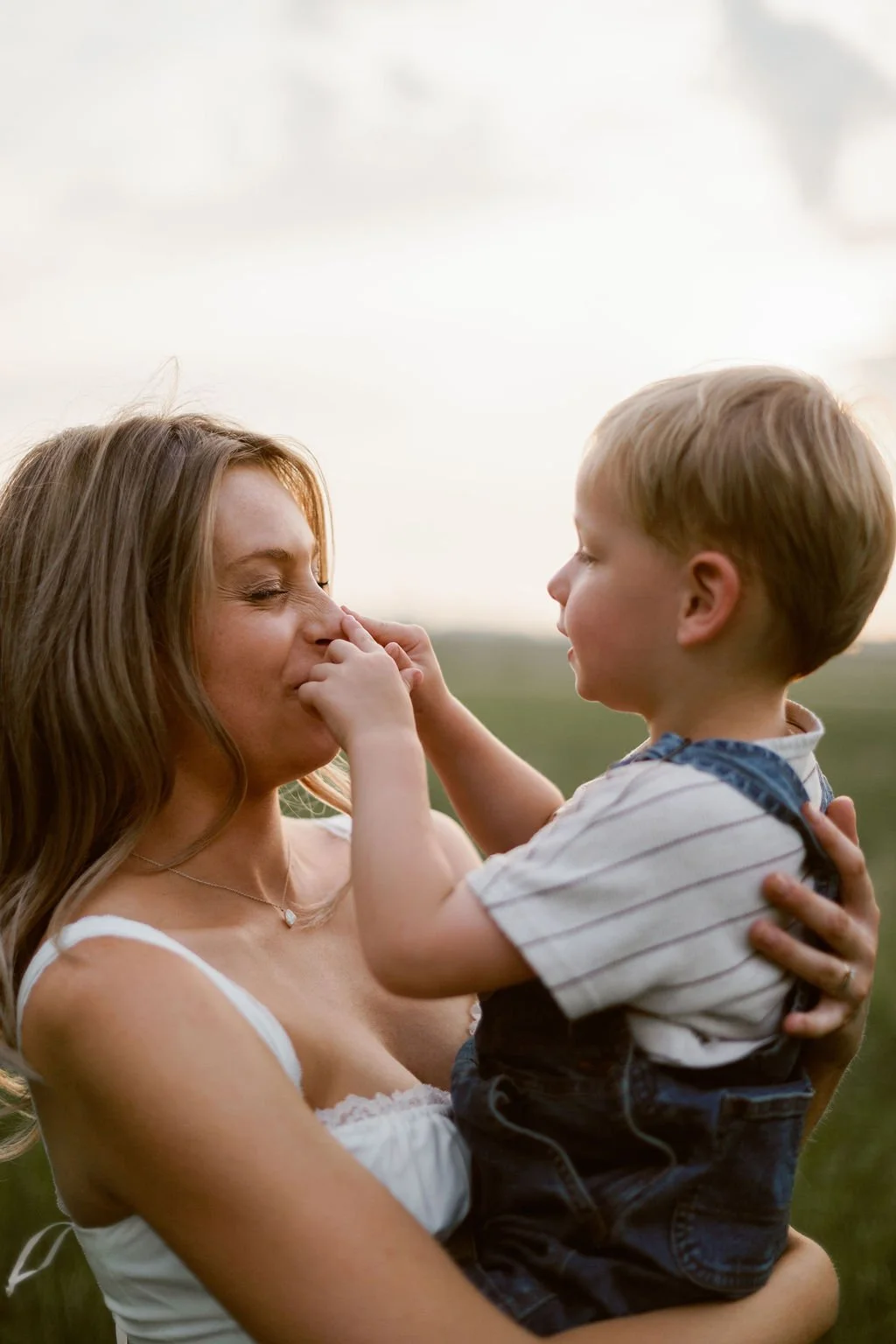 Country_Maternity_Session_Illinois_Dekalb (89).jpg