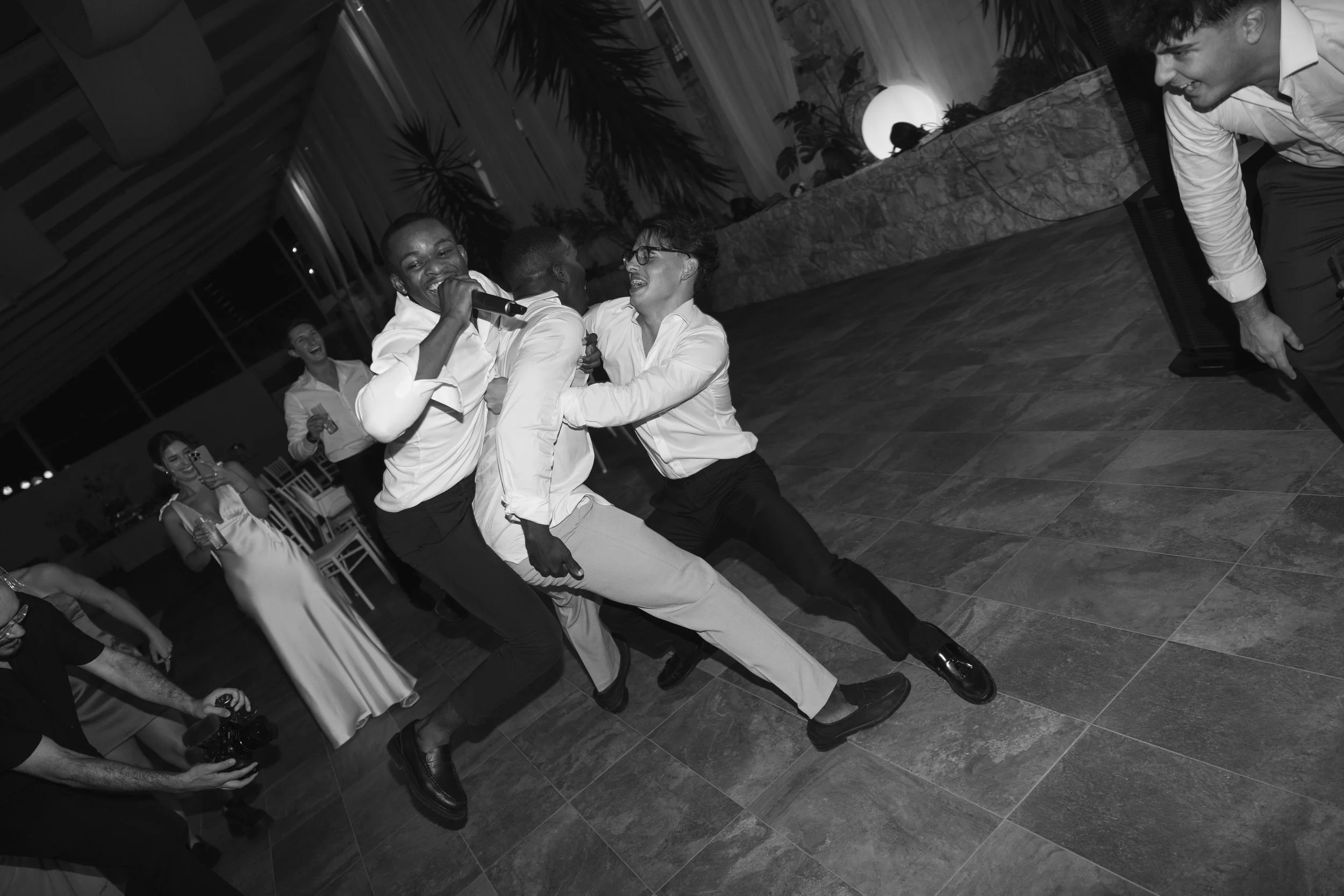 MARTA & ANDRÉ-1069_MARIANATOMAZPH.jpg