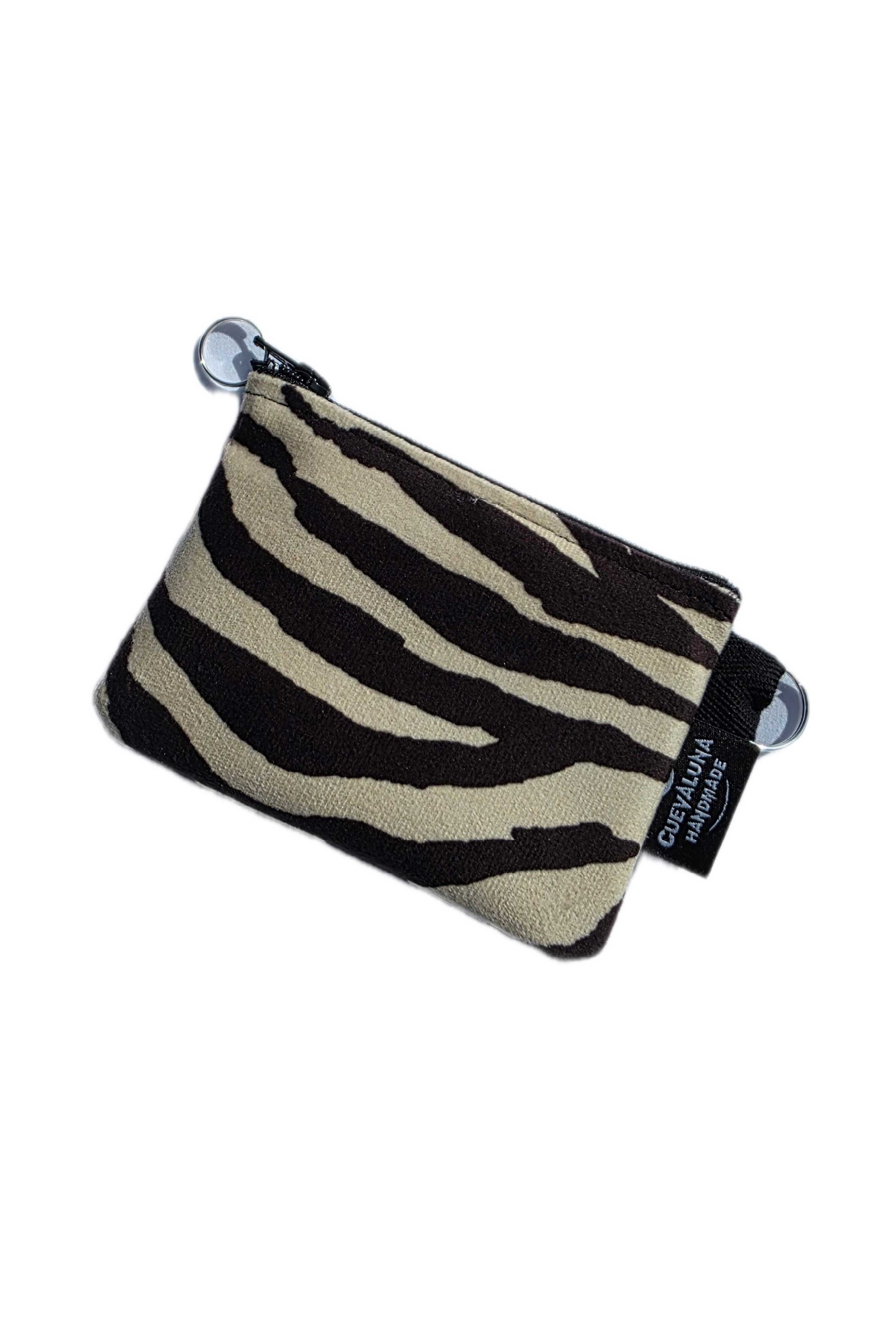 cuevaluna-monedero-zebra-1.jpg
