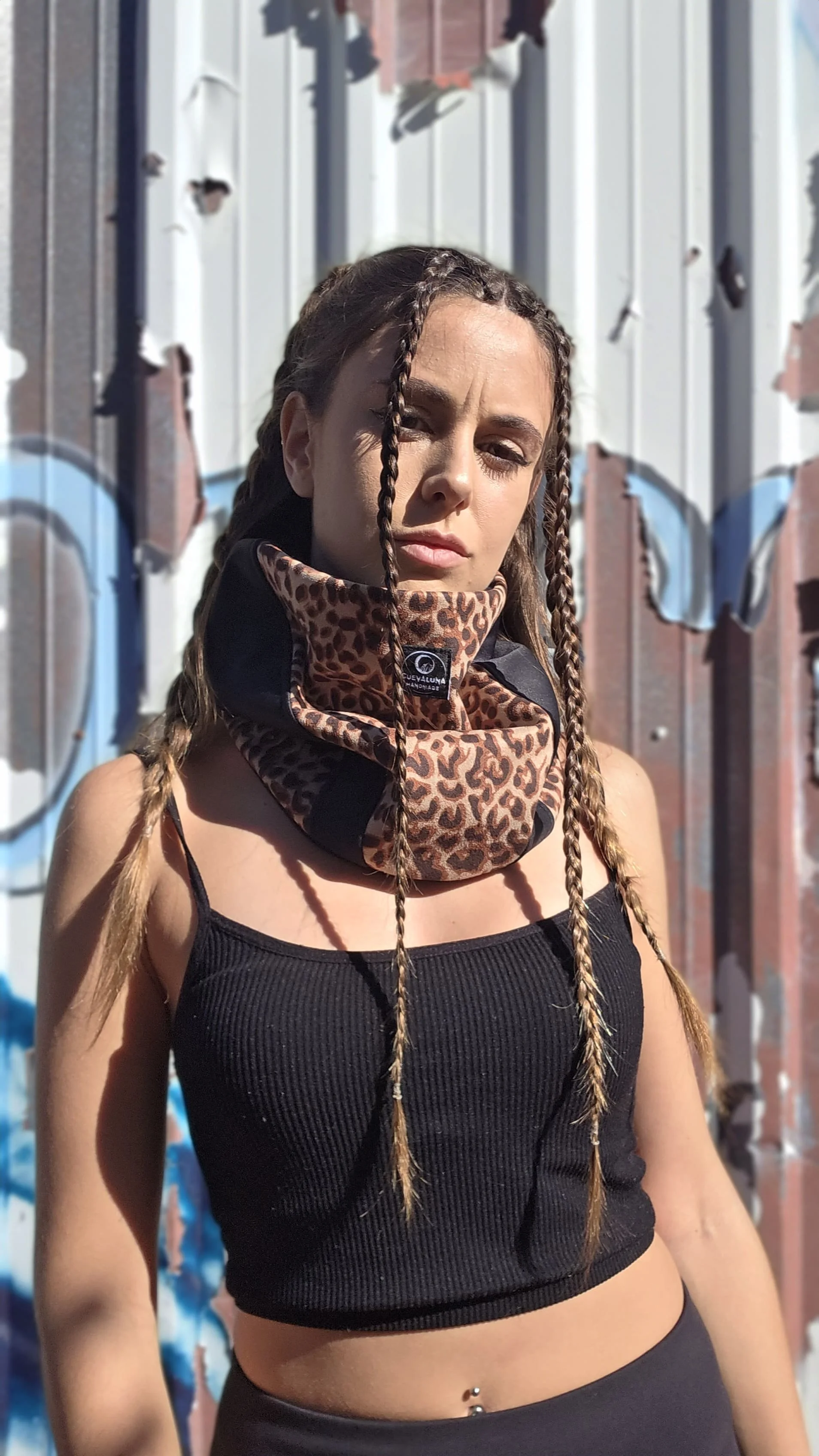 CUELLO○LEOPARDO TACTO SUAVE CON FRANJA LATERAL○