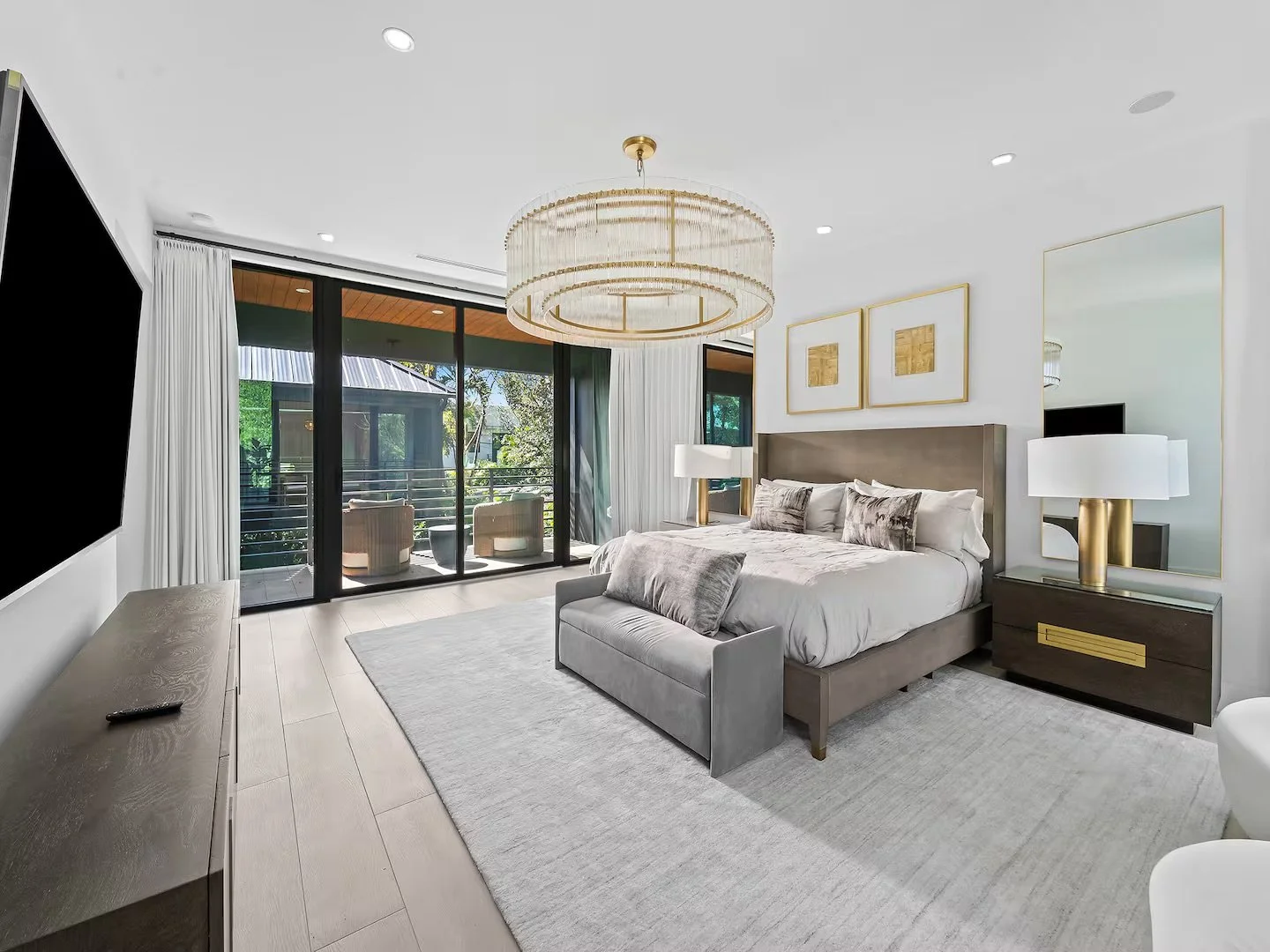 1610 Primary Bedroom.jpeg