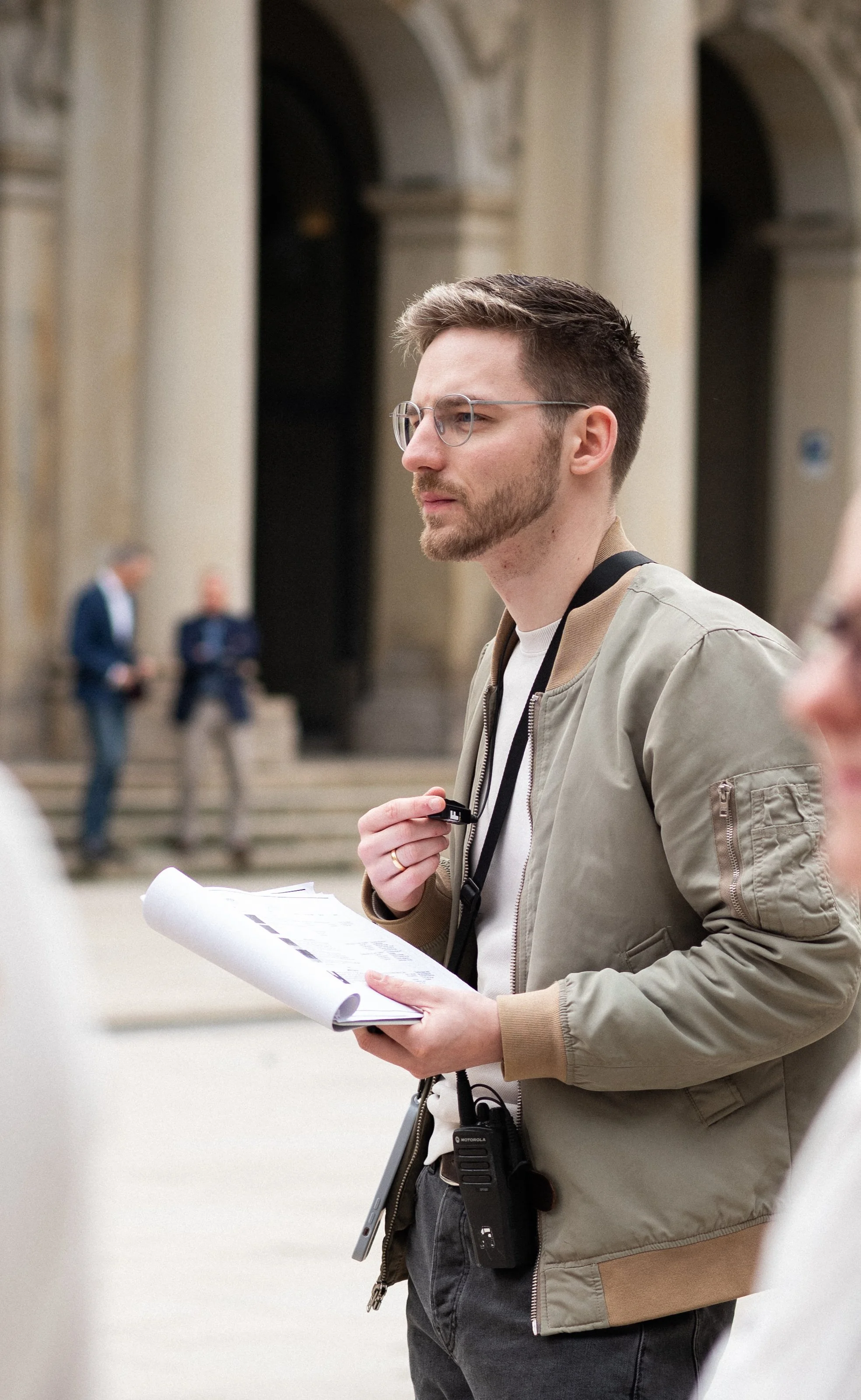 Felix Aue am Set.jpg