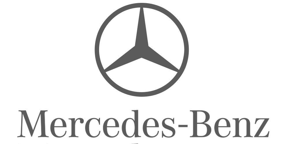 Das Bild zeigt das Logo von Mercedes-Benz, bestehend aus einem kreisförmigen Emblem mit einem dreizackigen Stern, sowie den Markennamen darunter.