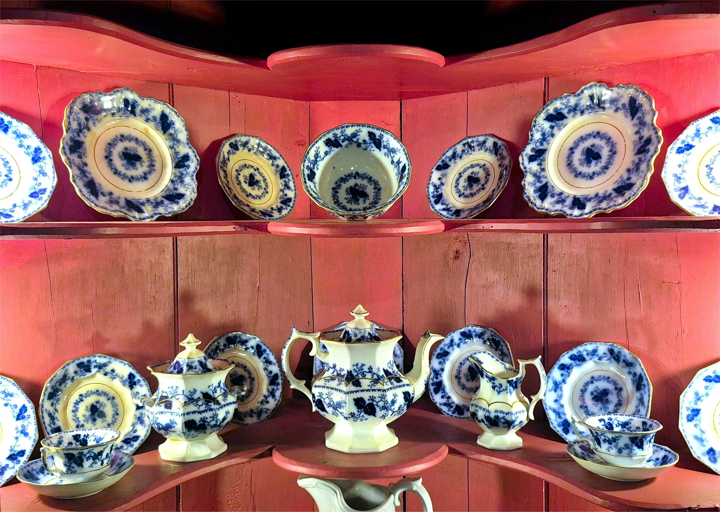  Samuel Chase Tea Set, late 18th century  Originally owned by Samuel Chase, signer of the Declaration of Independence, this fine bone porcelain tea service features a transfer-printed blue floral design with gilt decoration. The set includes a teapot