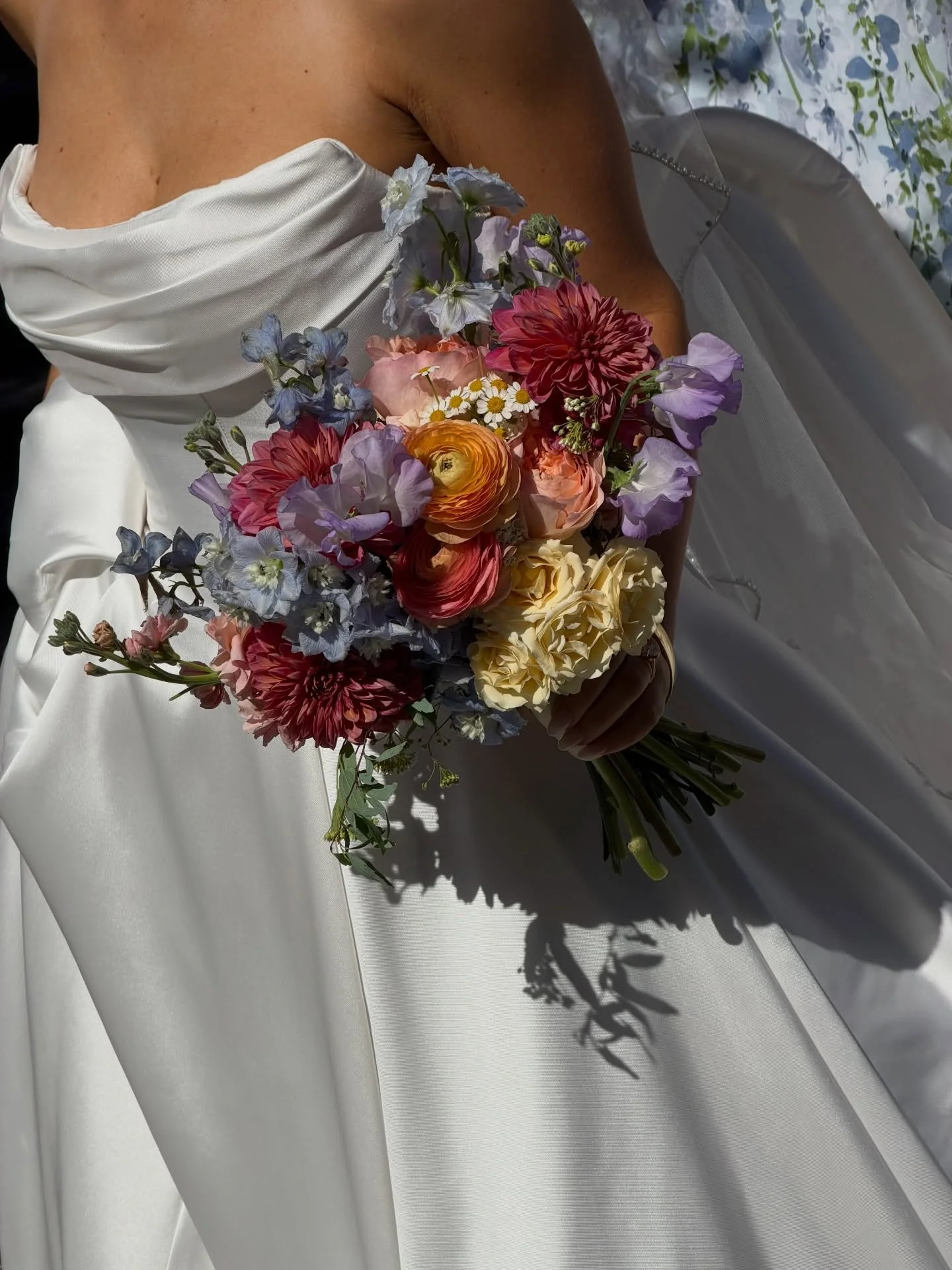 because carousels are my favorite, a few moments from veronica + glenn&rsquo;s day ❤︎

@copperblossomevents 
@meganraedeckerphotos 
@casinicontent 
@troonweddings 
@thefloraltheory 
@engage.entertainment 
@sweetwaterstrings 
@whiskandpaddle_az 
@boss