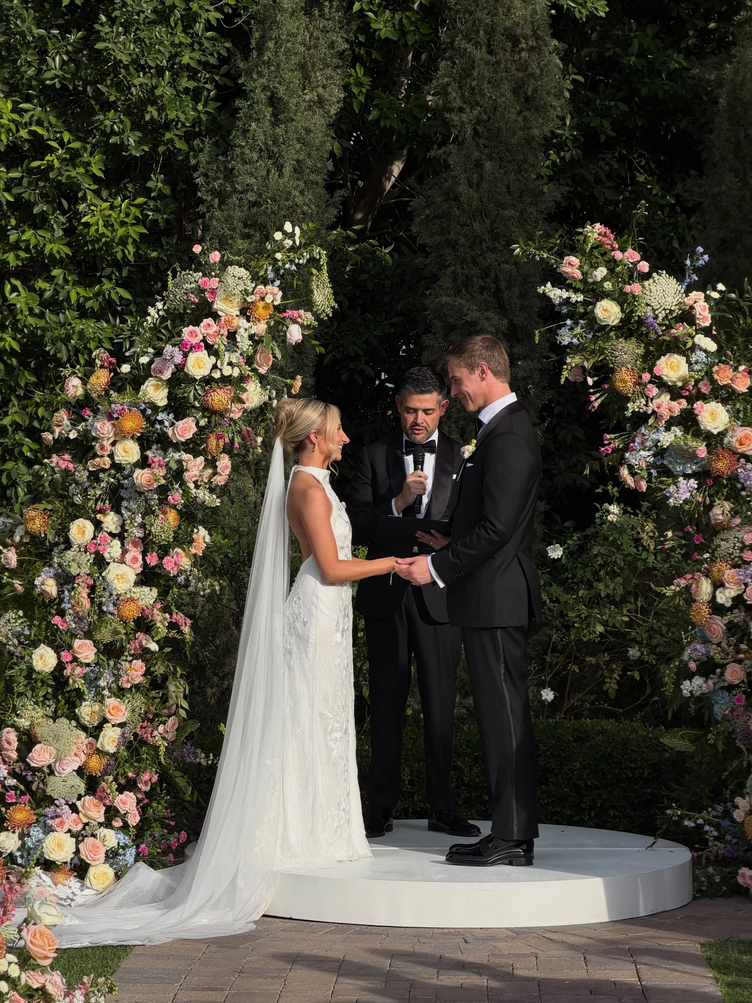THE TOMBUROS // 05.02.26

coordinator: @yourperfectbridesmaid 
venue: @stonebridgemanor 
content: @casinicontent 
photo: @sarah.jane.photo 
video: @book_of_eli__ @flowerandoakfilms 
florals: @stemswagaz 
cake: @pieceofcakeaz 
dj + live music: @djgioa