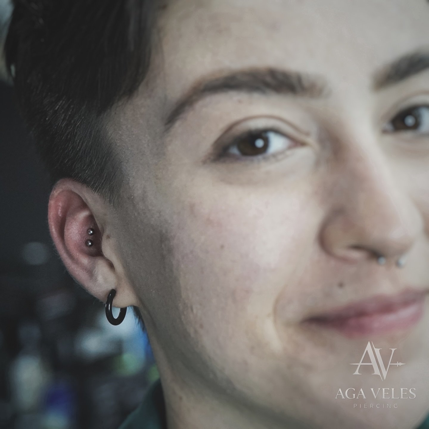 𝕋𝕙𝕖 &ldquo;𝕁𝕦𝕤𝕥 ℍ𝕖𝕣𝕖 𝕗𝕠𝕣 𝕊𝕦𝕡𝕡𝕠𝕣𝕥&rdquo; 𝔾𝕝𝕠𝕨-𝕌𝕡 ✨

She came in for support and left with a double conch! Since she already had a double helix on the other side, this was the perfect way to balance it out. Check the end of th